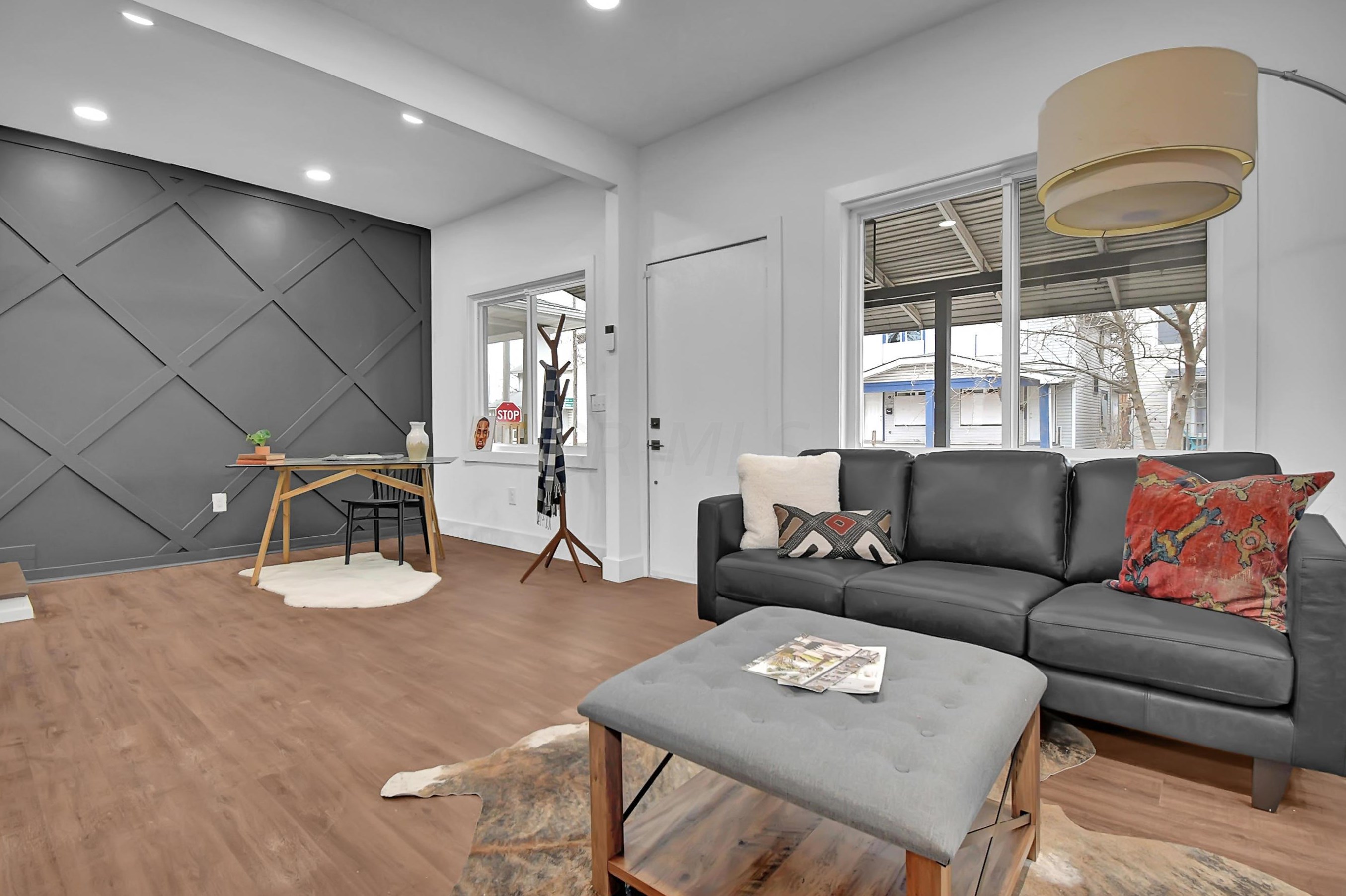 975 Bellows Ave, Columbus OH  43223-1515 exterior