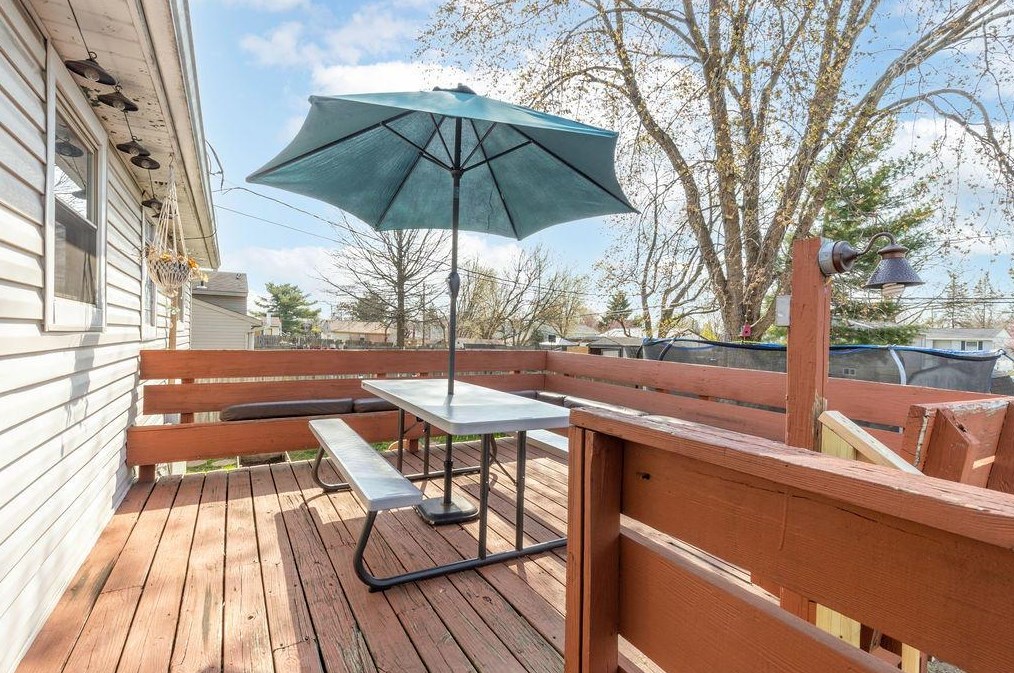 5023 Albany Dr, Columbus OH 43232-6229 exterior