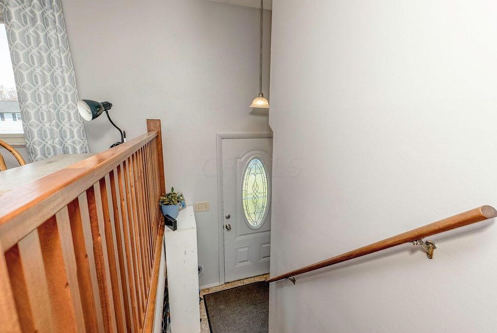 5023 Albany Dr, Columbus OH 43232-6229 exterior