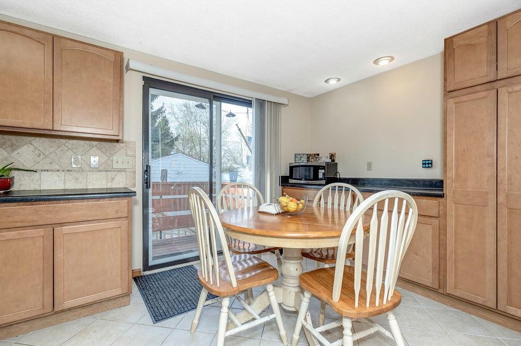 5023 Albany Dr, Columbus OH 43232-6229 exterior