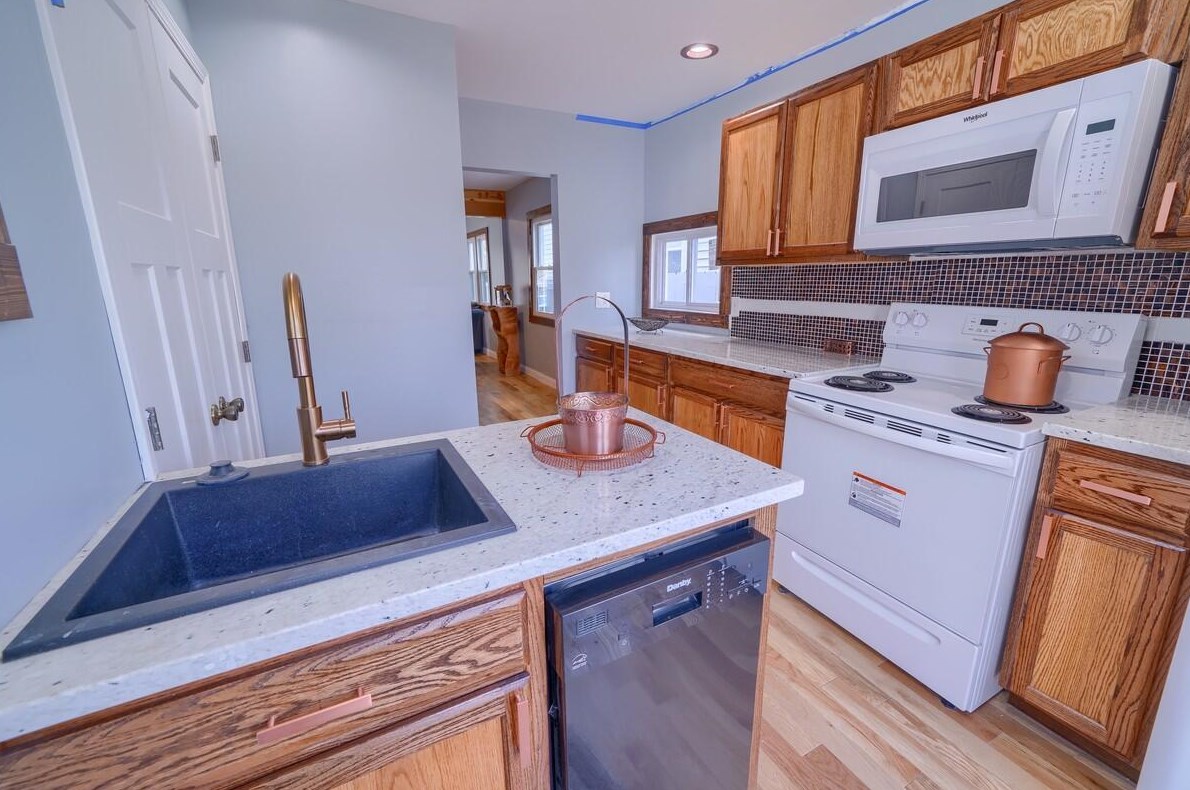 1438 Atcheson St, Columbus OH  43203-1121 exterior