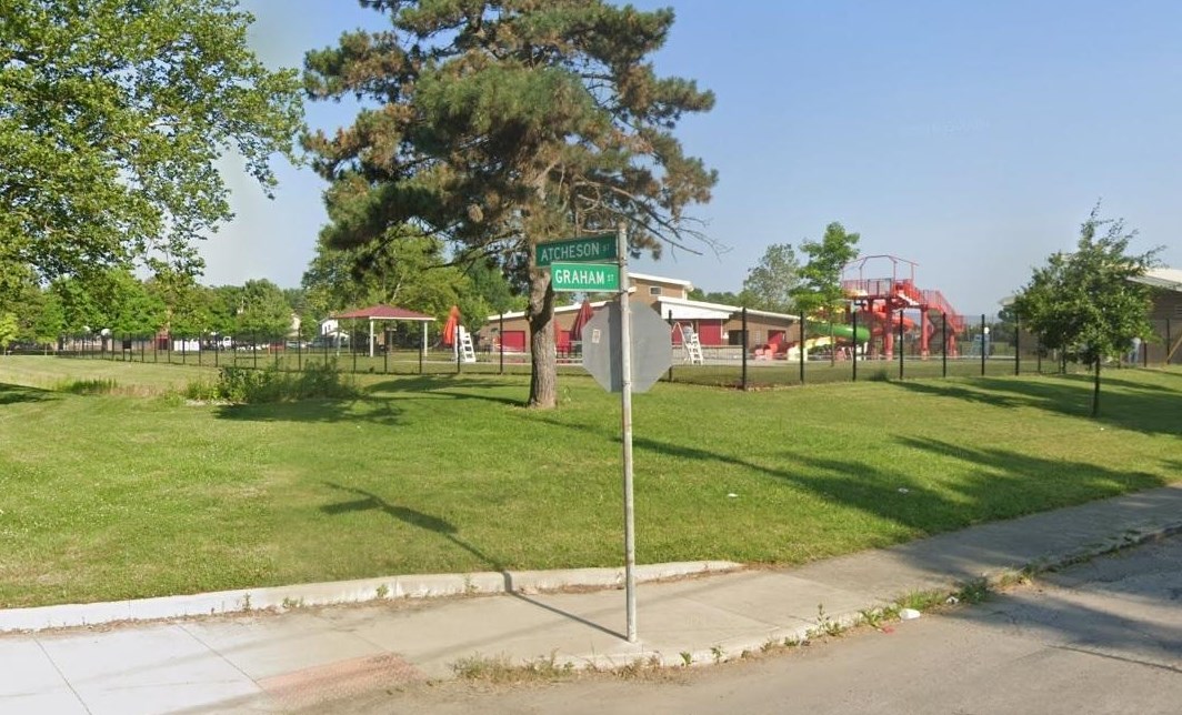 1438 Atcheson St, Columbus OH  43203-1121 exterior