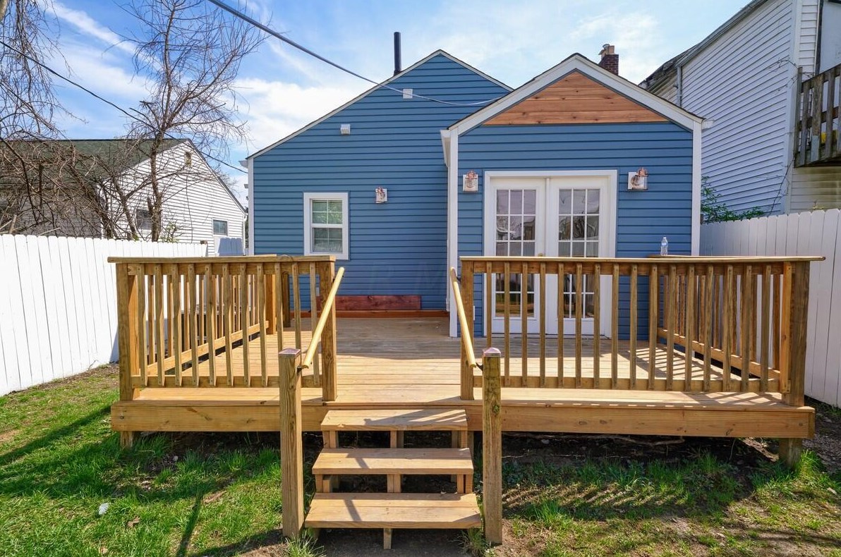 1438 Atcheson St, Columbus OH  43203-1121 exterior