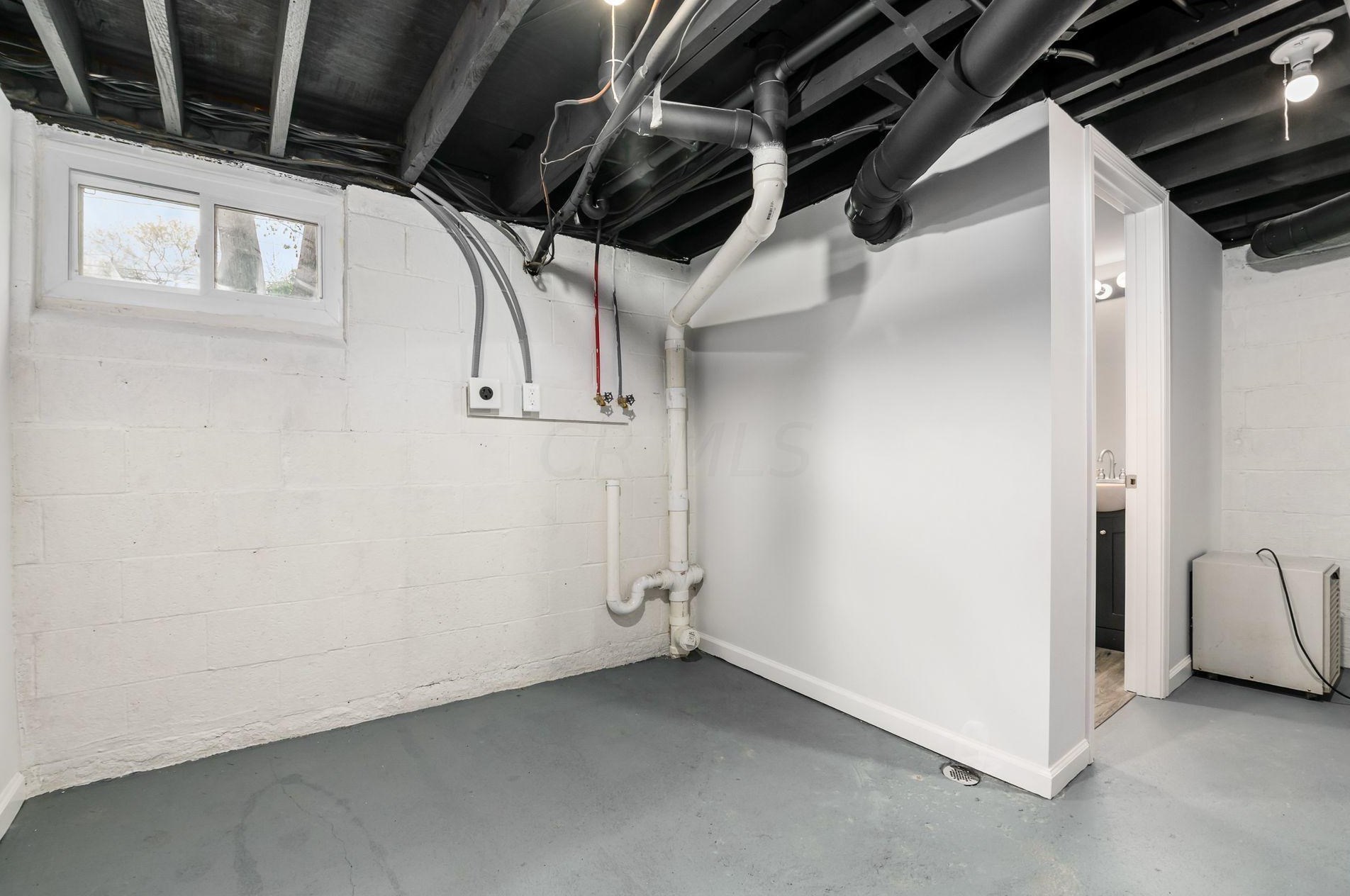 2753 Osceola Ave, Columbus OH  43211-1192 exterior