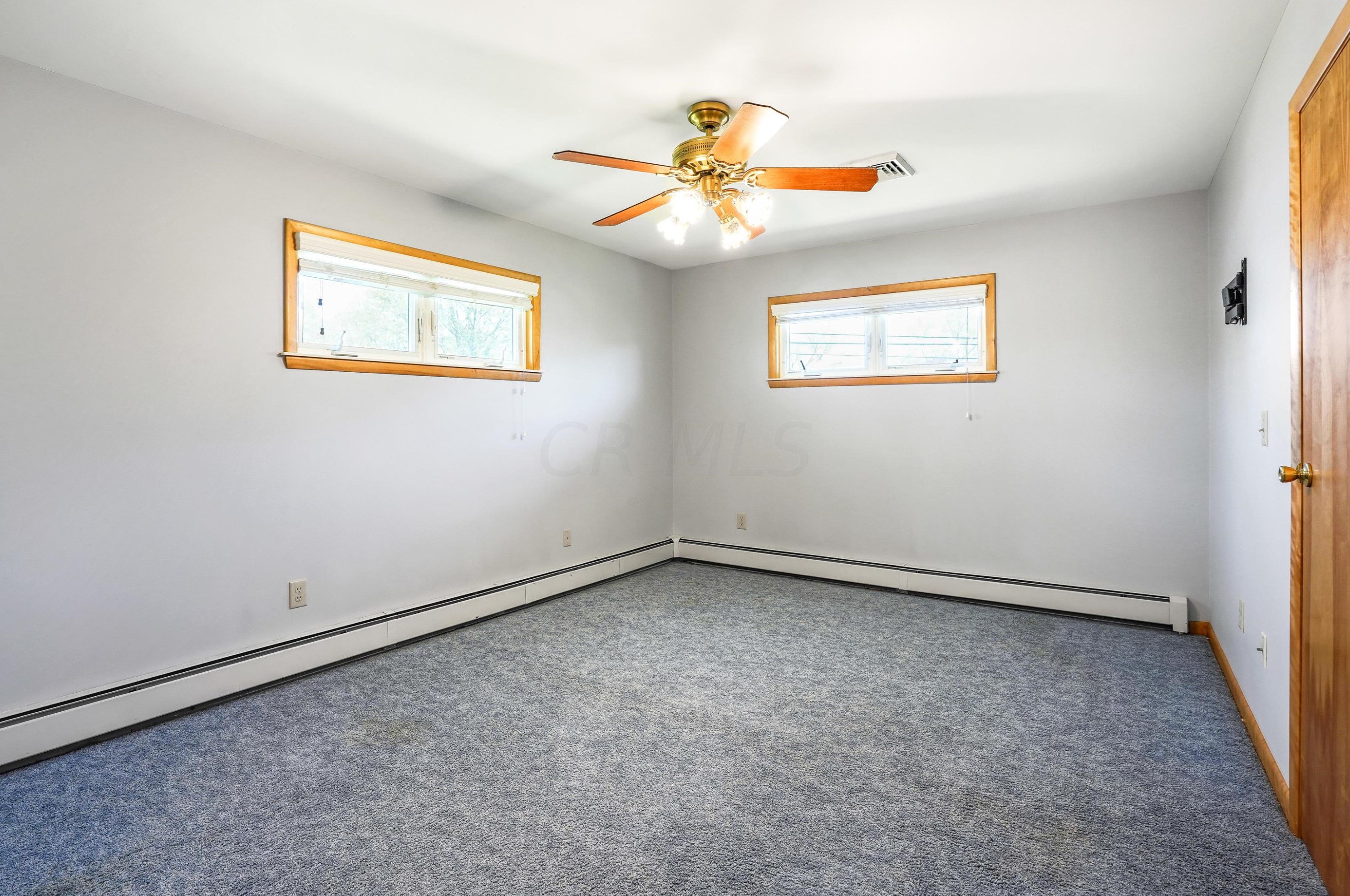 1552 Hickory Run Dr, Columbus OH 43204-1517 exterior