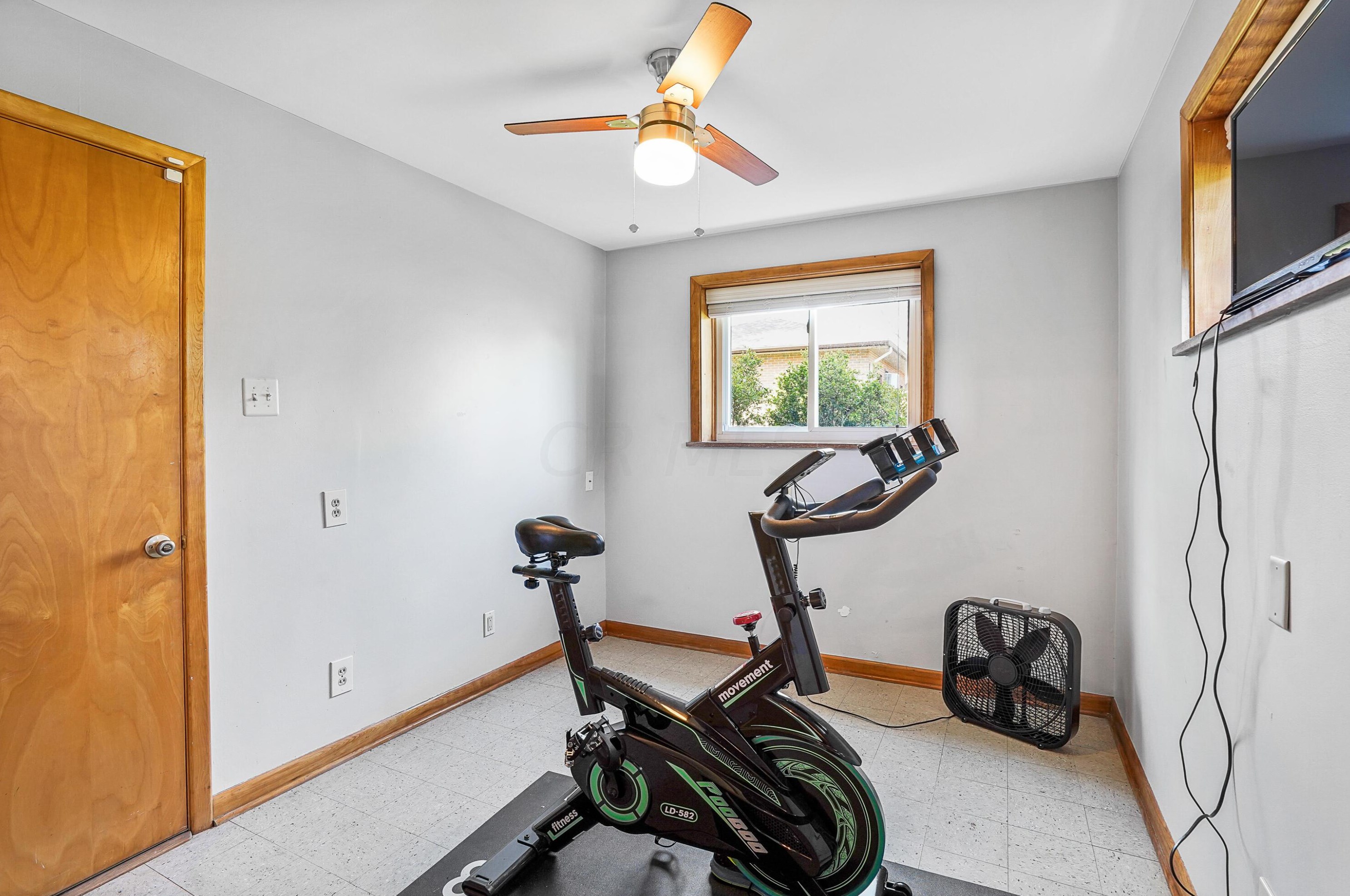 1552 Hickory Run Dr, Columbus OH 43204-1517 exterior