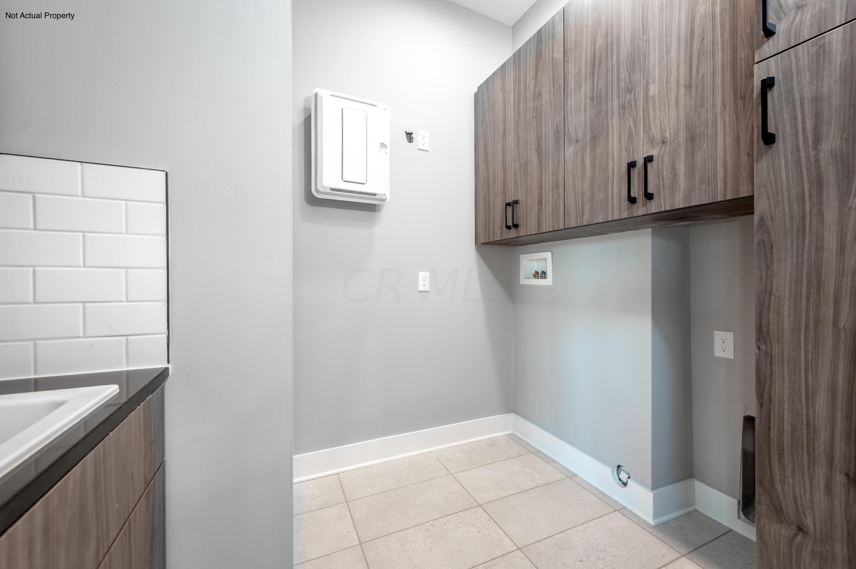 705 Civitas Ave, Columbus OH  43215 exterior