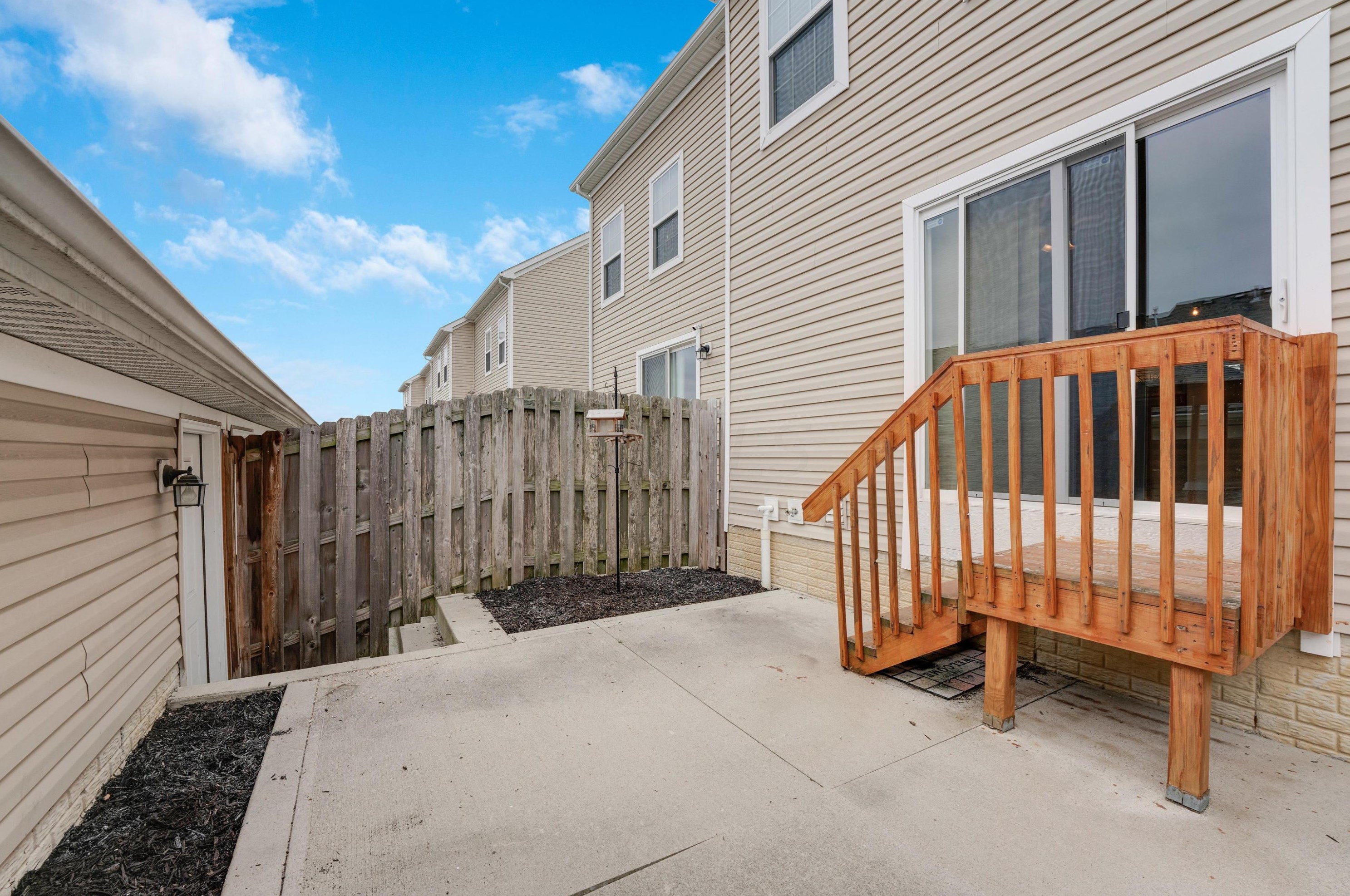 108 Highbluffs Blvd, Columbus OH 43235-8421 exterior