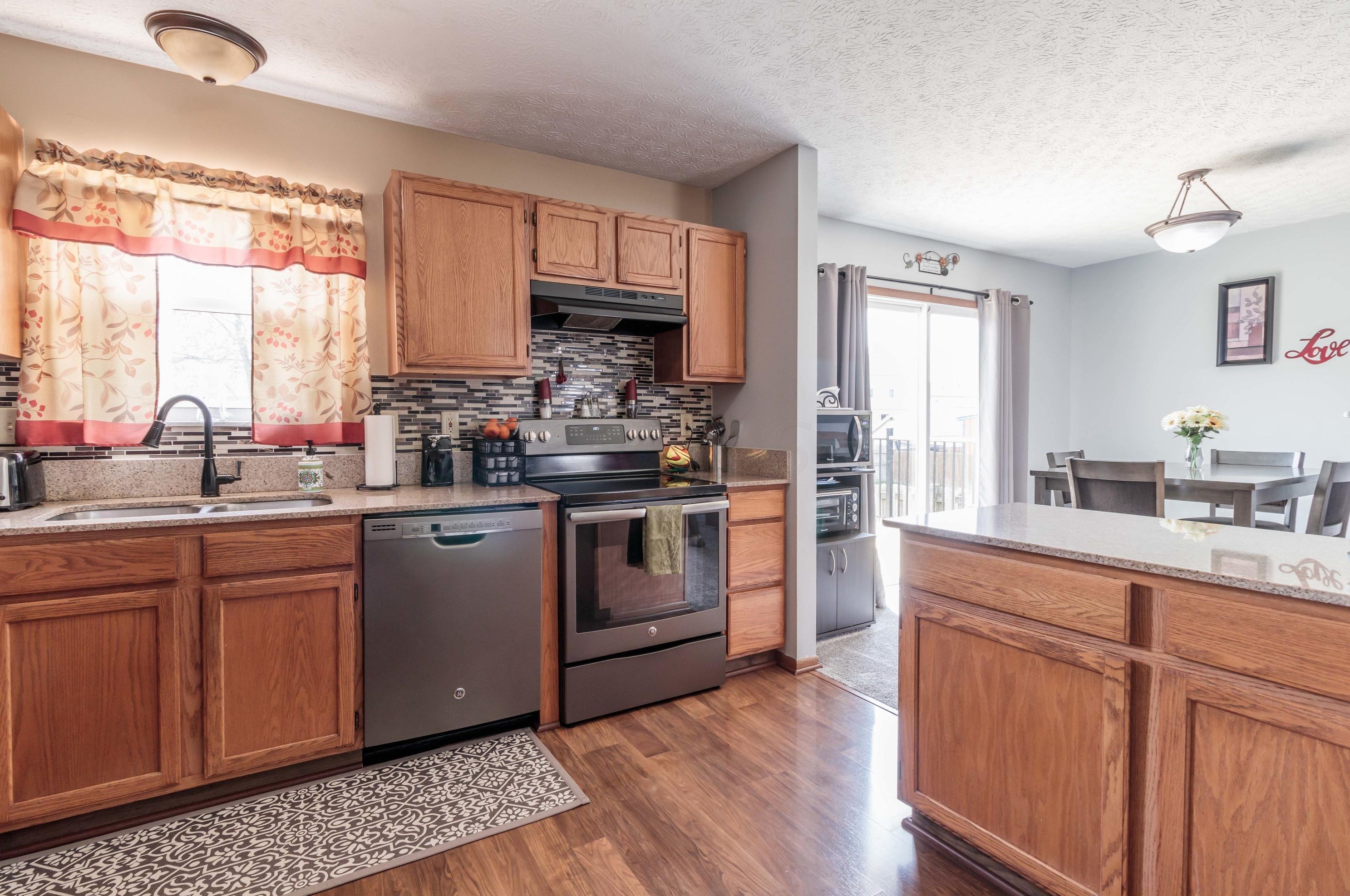 1015 Lavender Ln, Columbus OH 43207-7220 exterior