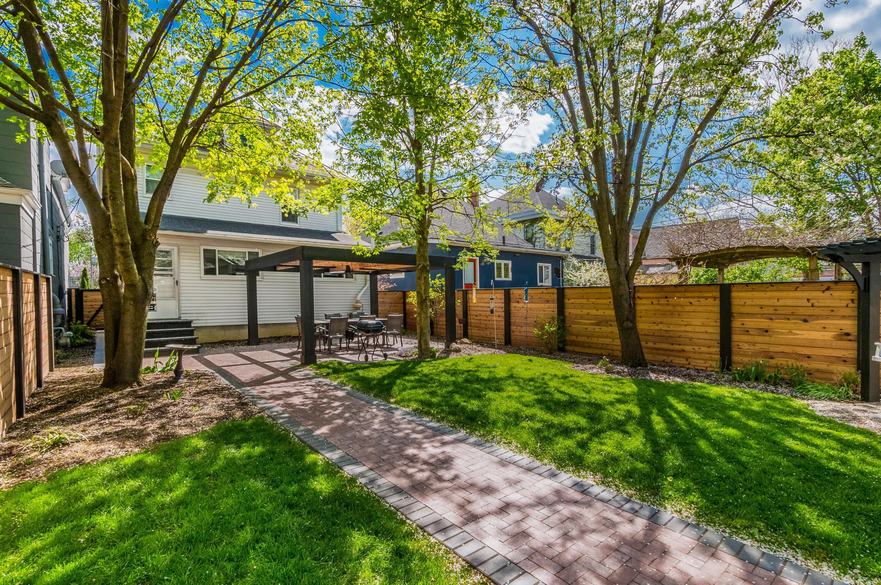 220 Mithoff St, Columbus OH 43206-3506 exterior