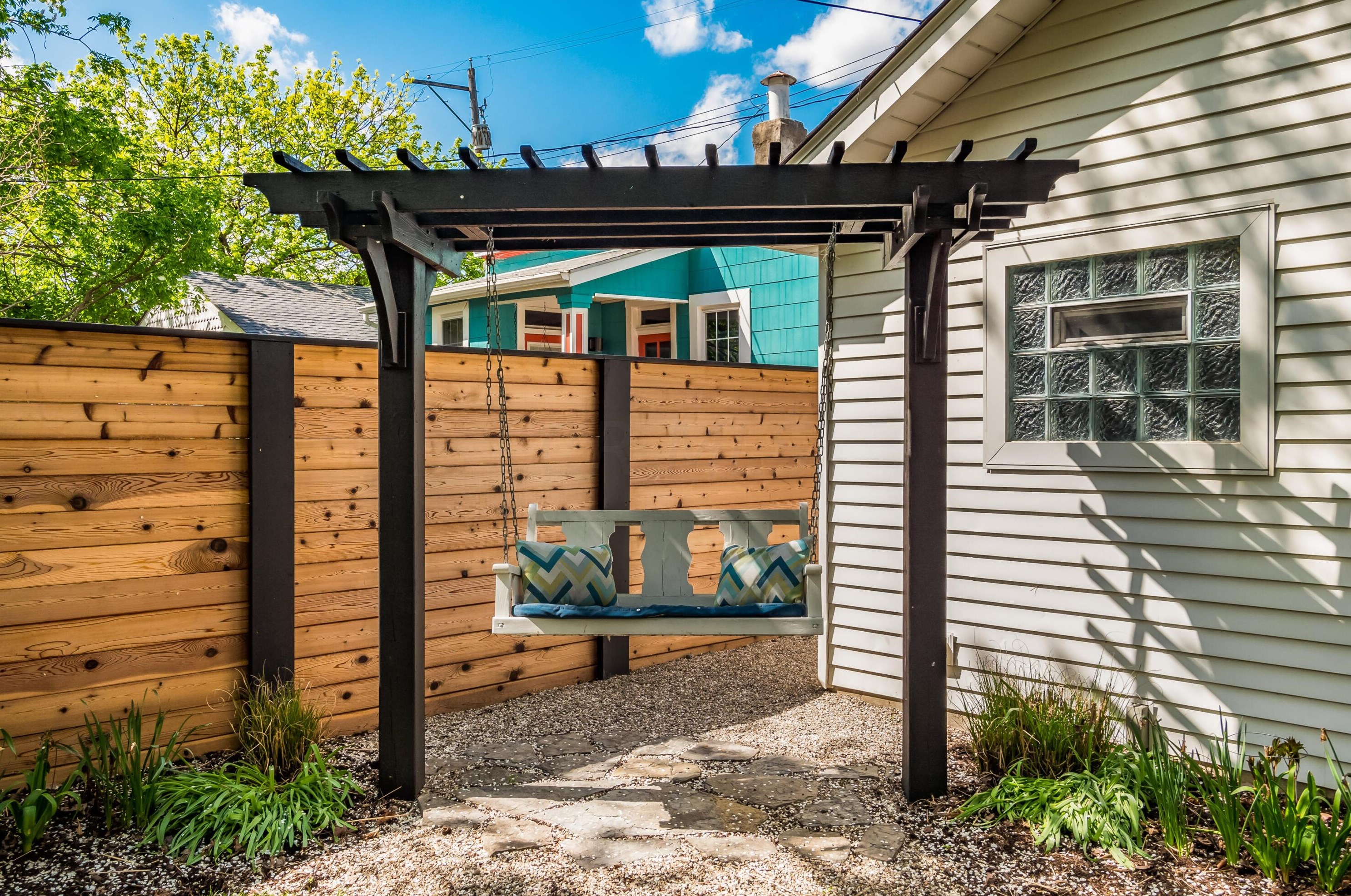 220 Mithoff St, Columbus OH 43206-3506 exterior