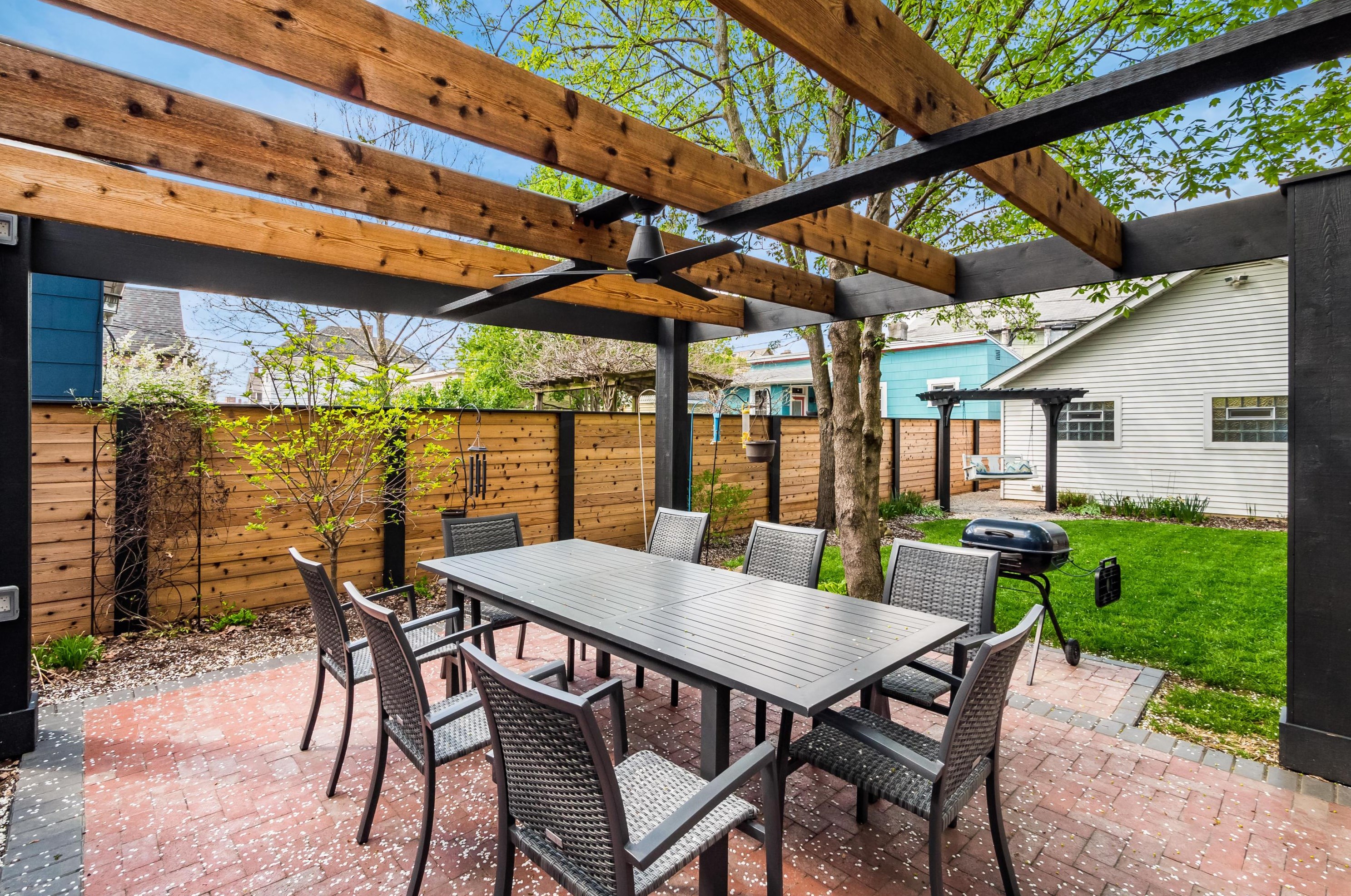 220 Mithoff St, Columbus OH 43206-3506 exterior