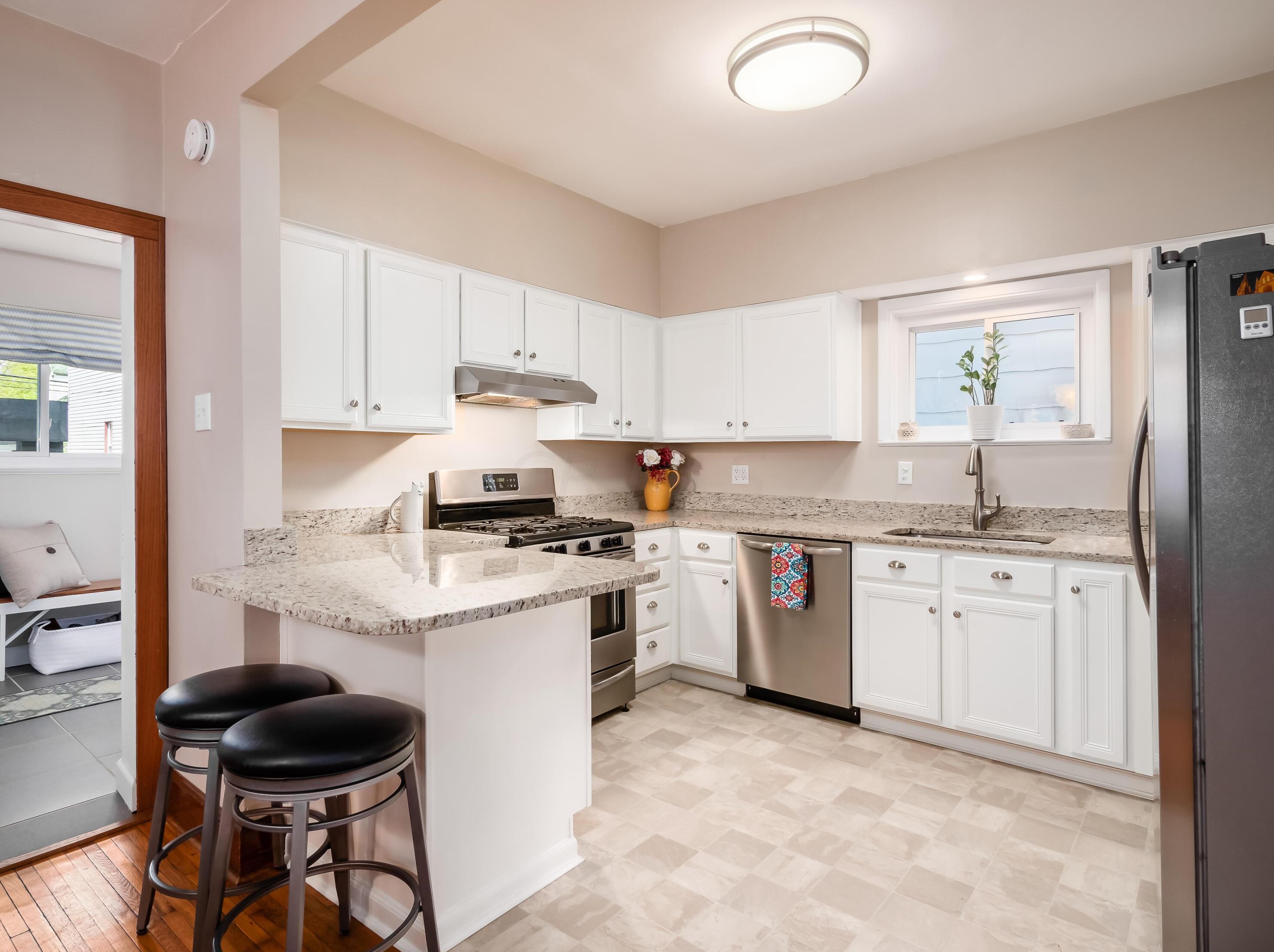 220 Mithoff St, Columbus OH 43206-3506 exterior