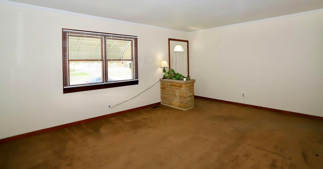 3278 Grasmere Ave, Columbus OH 43224-3307 exterior