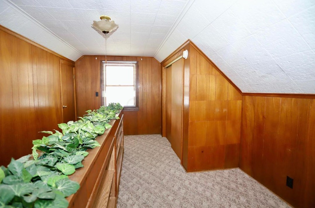 3278 Grasmere Ave, Columbus OH 43224-3307 exterior