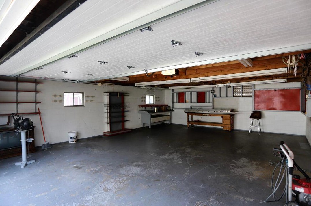 3278 Grasmere Ave, Columbus OH 43224-3307 exterior