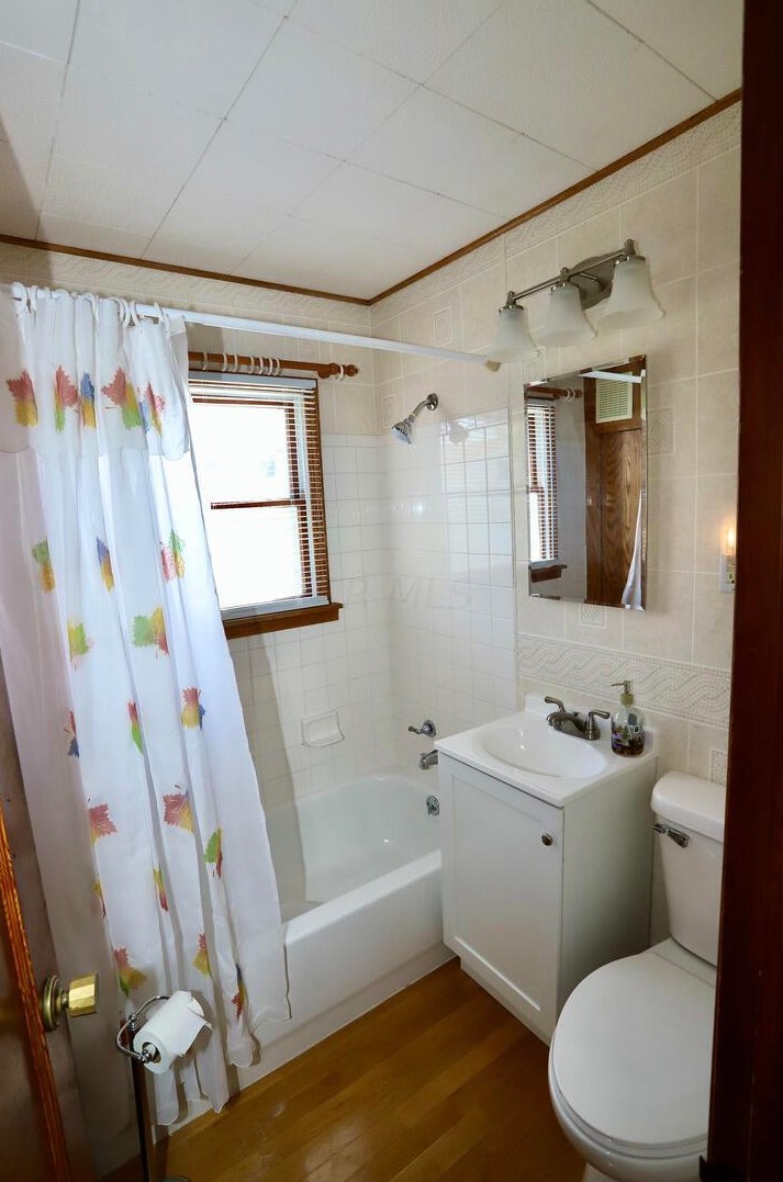 3278 Grasmere Ave, Columbus OH 43224-3307 exterior