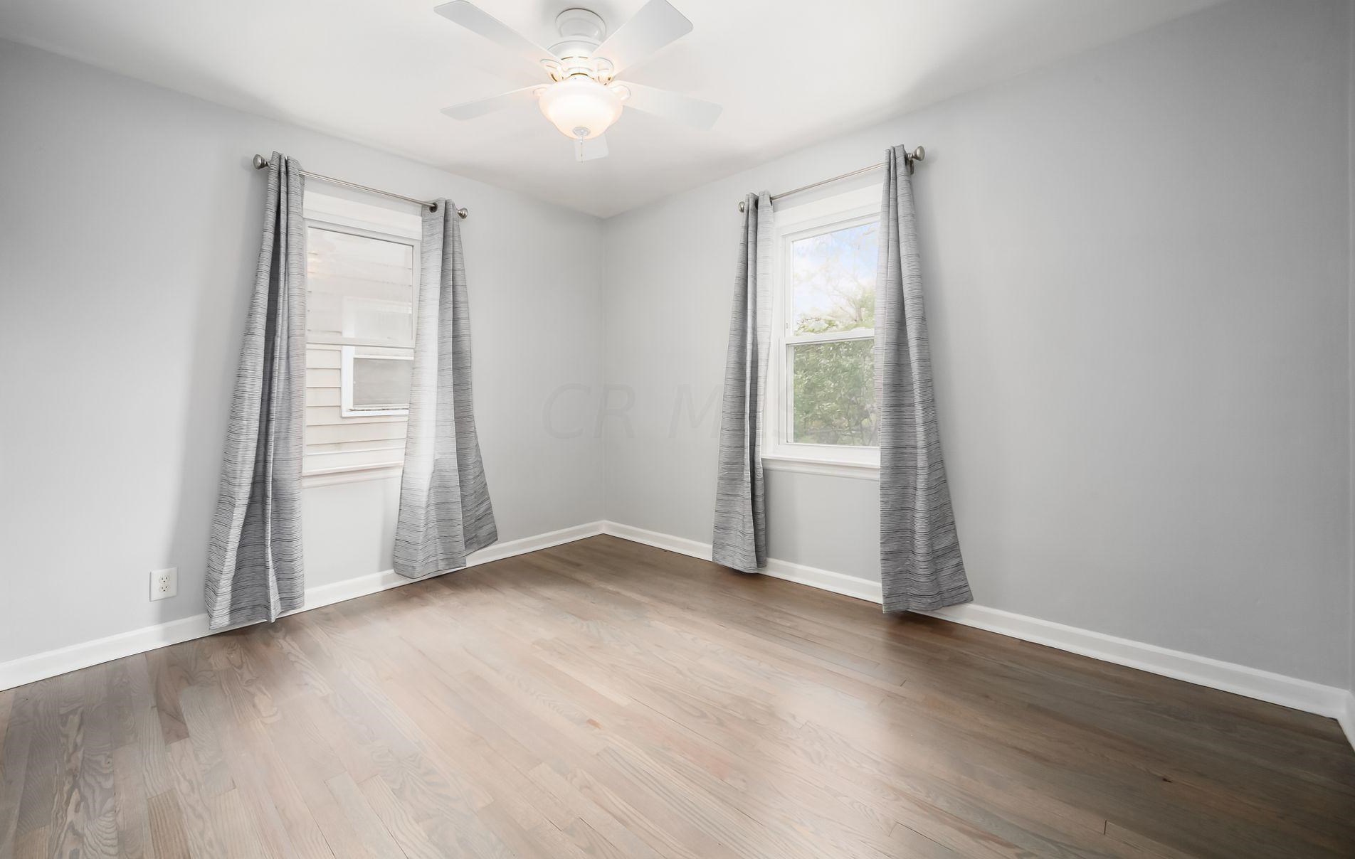 3259 Kenyon Rd, Columbus OH  43221-1809 exterior