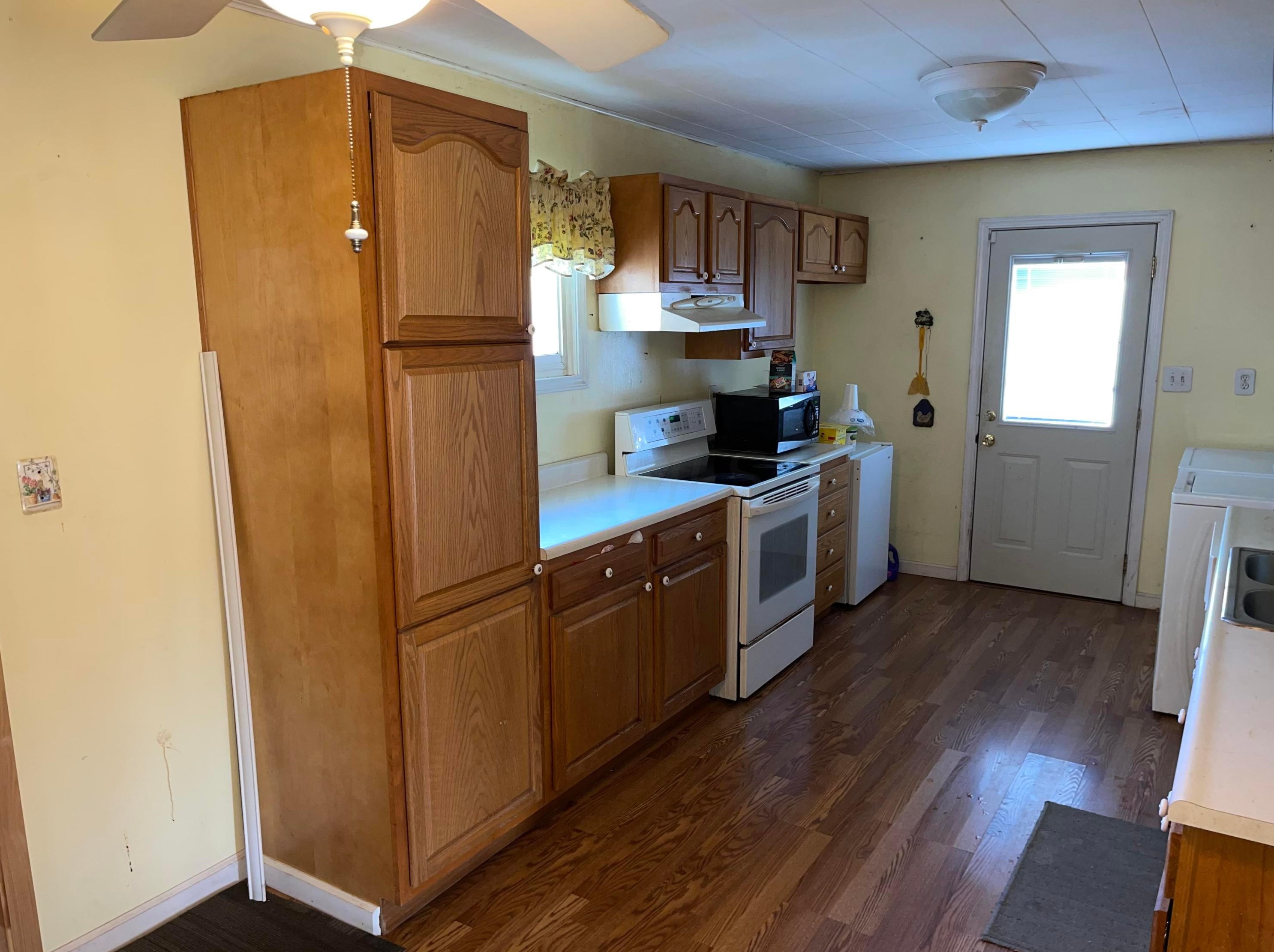 2180 Stelzer Rd, Columbus OH 43219-3513 exterior