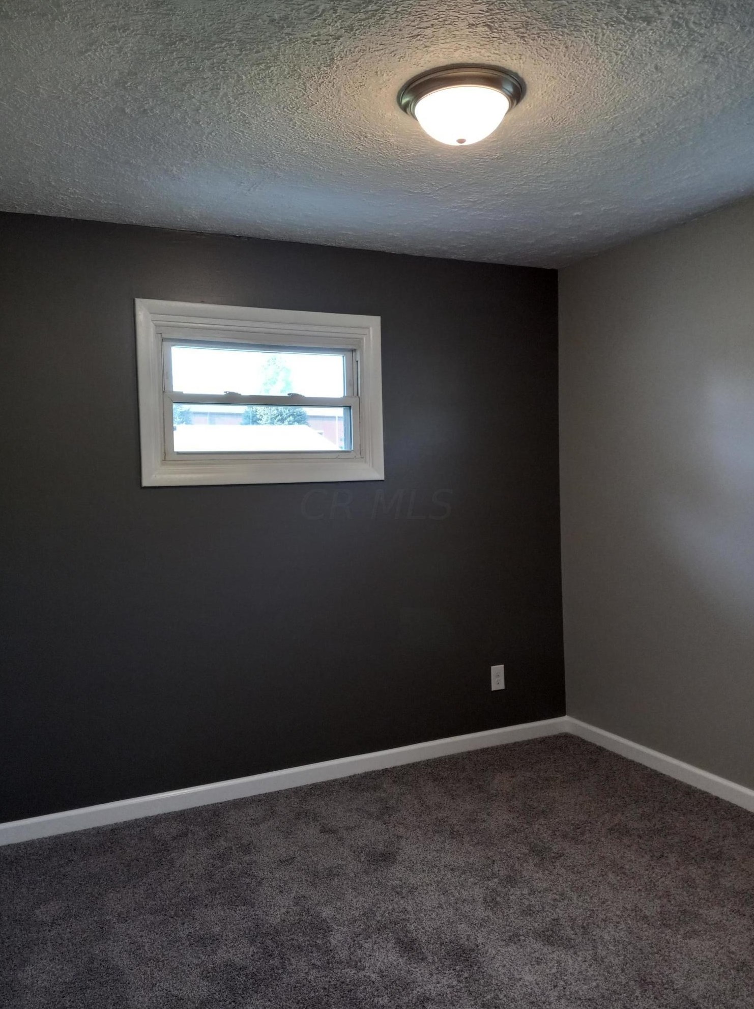 1596 Eastfield Dr, Columbus OH 43223-3713 exterior