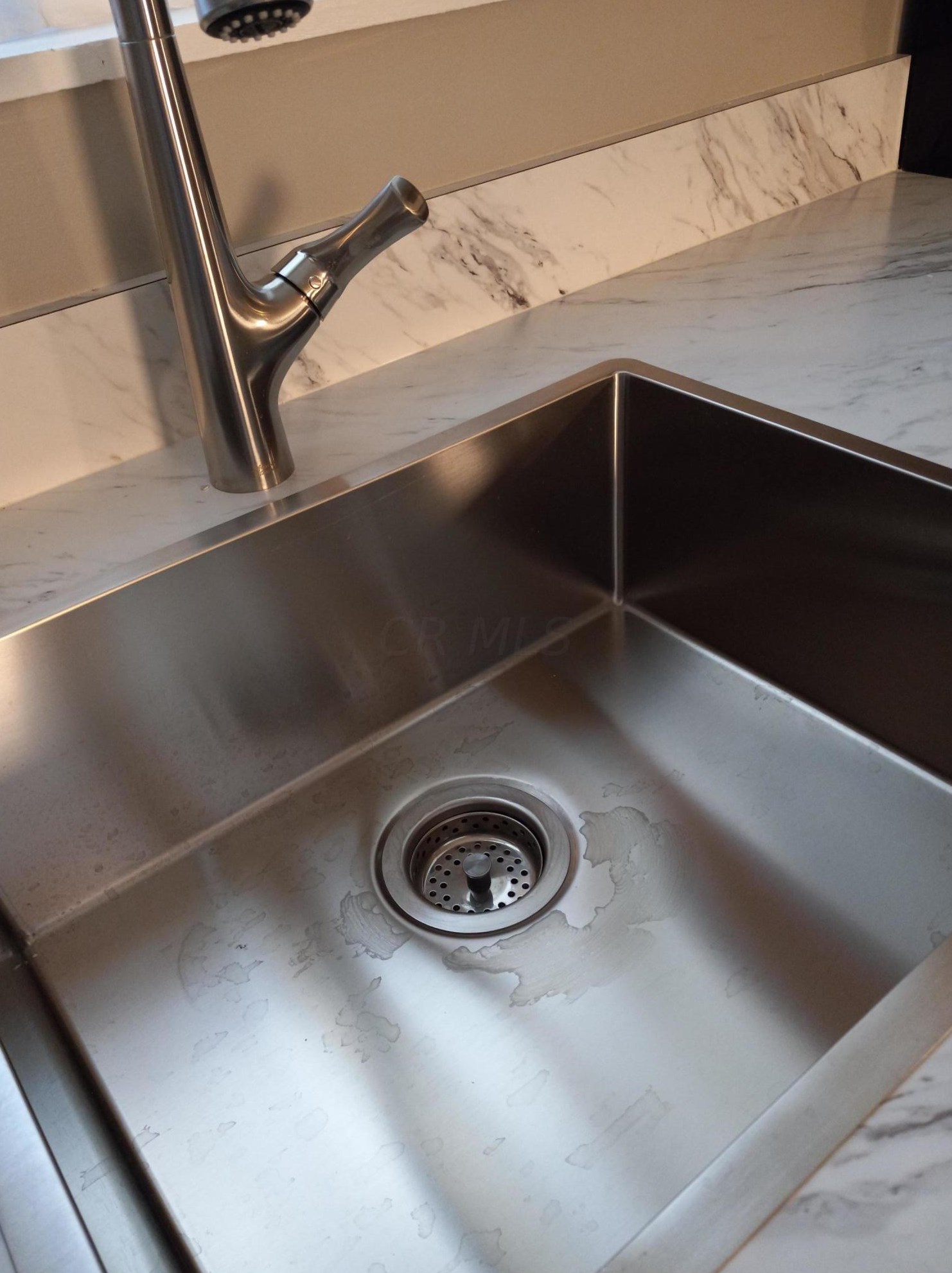 1596 Eastfield Dr, Columbus OH 43223-3713 exterior