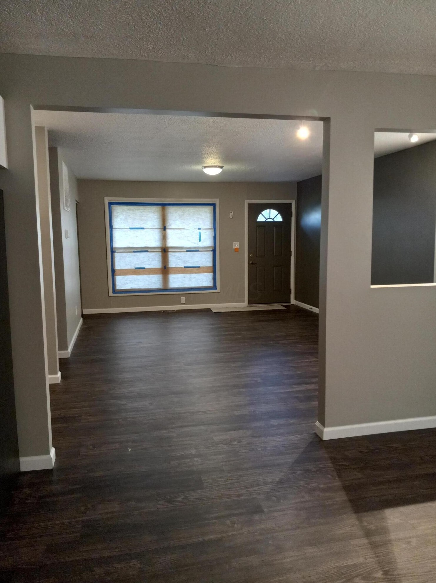 1596 Eastfield Dr, Columbus OH 43223-3713 exterior