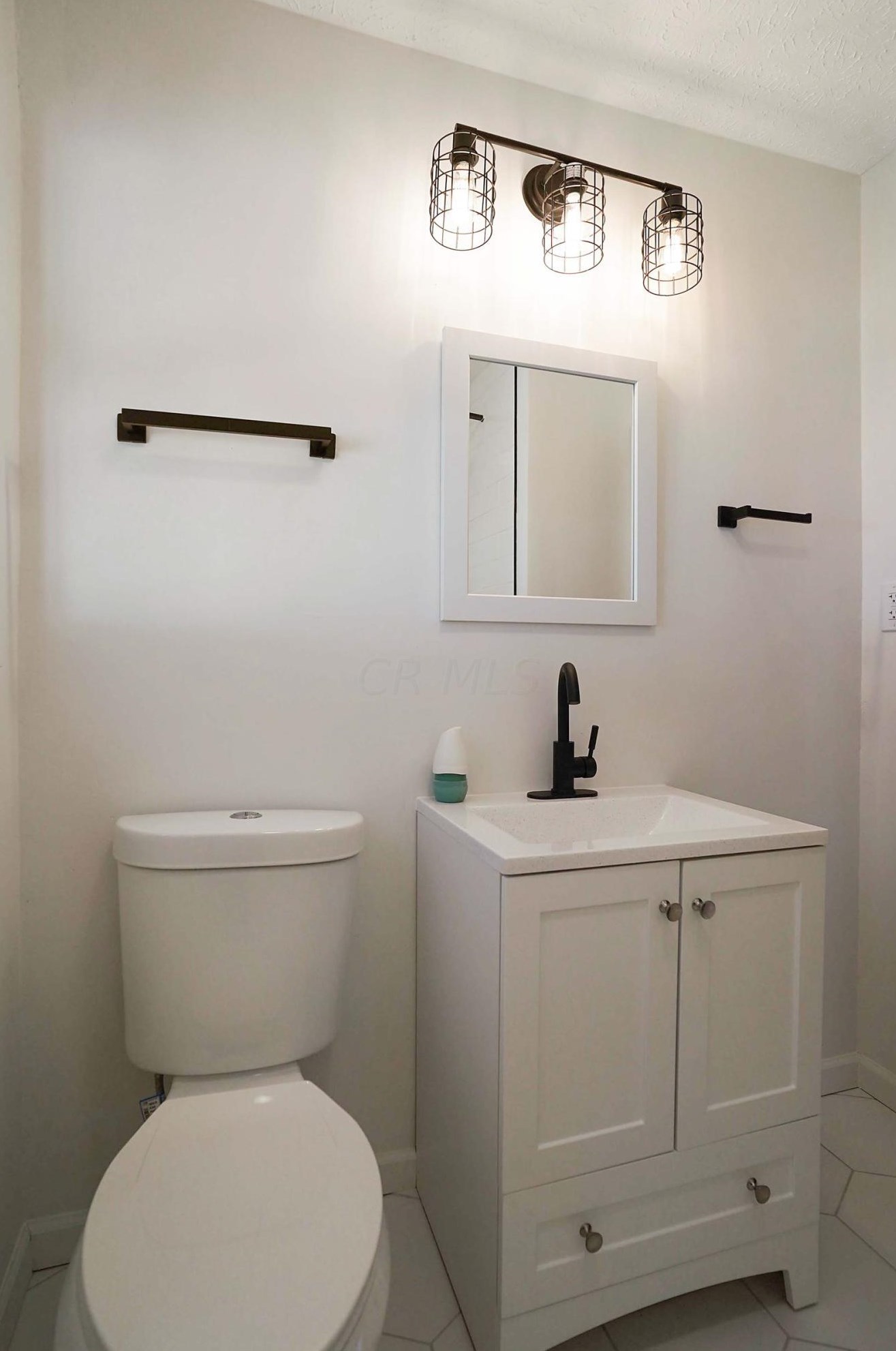 4520 Johnstown Rd, Columbus OH  43230-1821 exterior