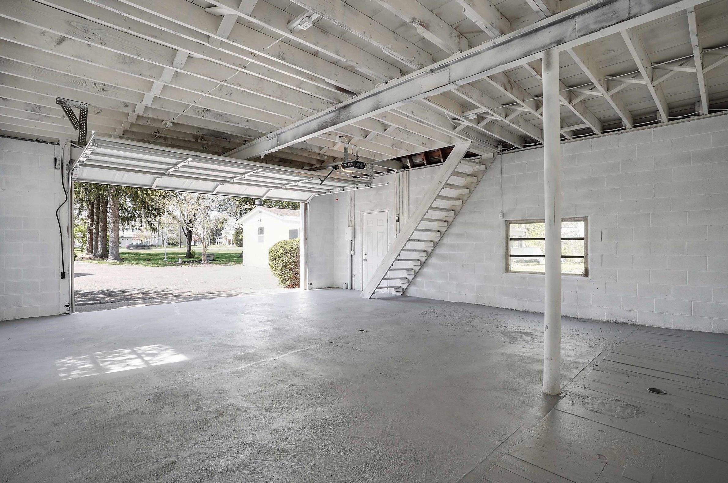 4520 Johnstown Rd, Columbus OH  43230-1821 exterior