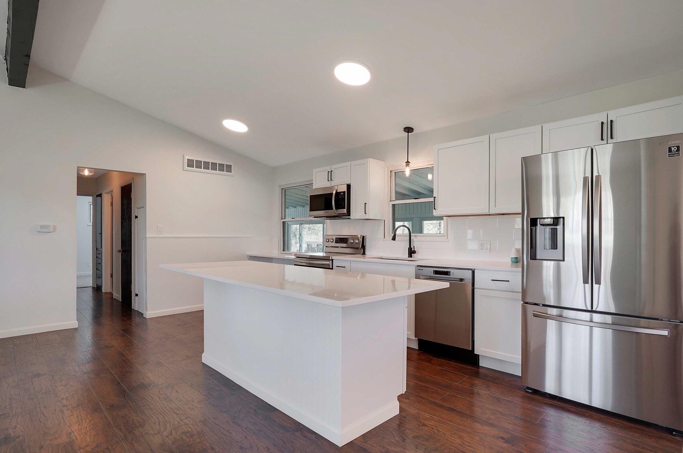 4520 Johnstown Rd, Columbus OH  43230-1821 exterior