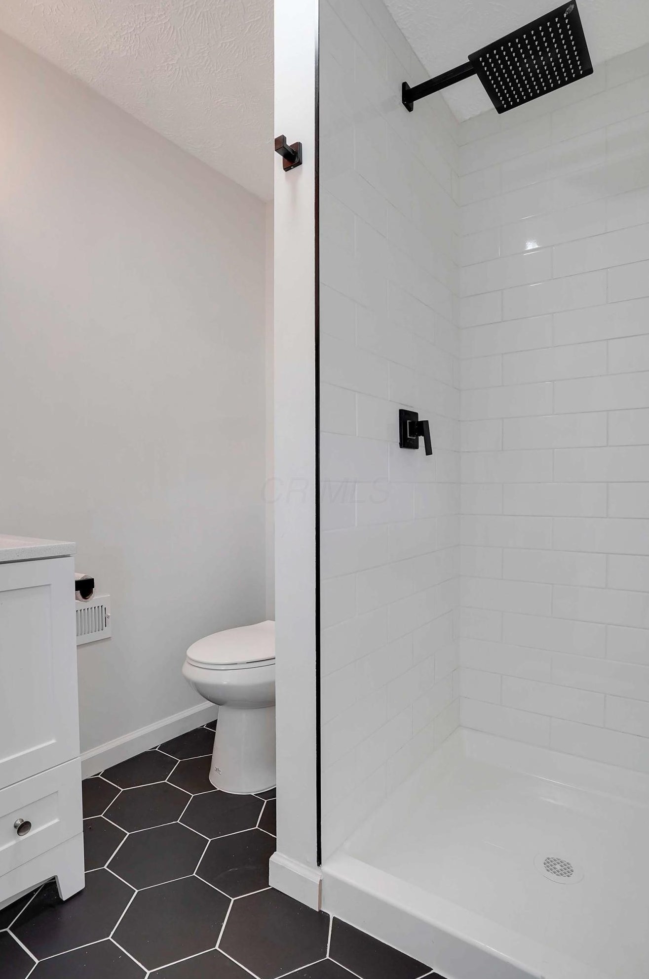 4520 Johnstown Rd, Columbus OH  43230-1821 exterior