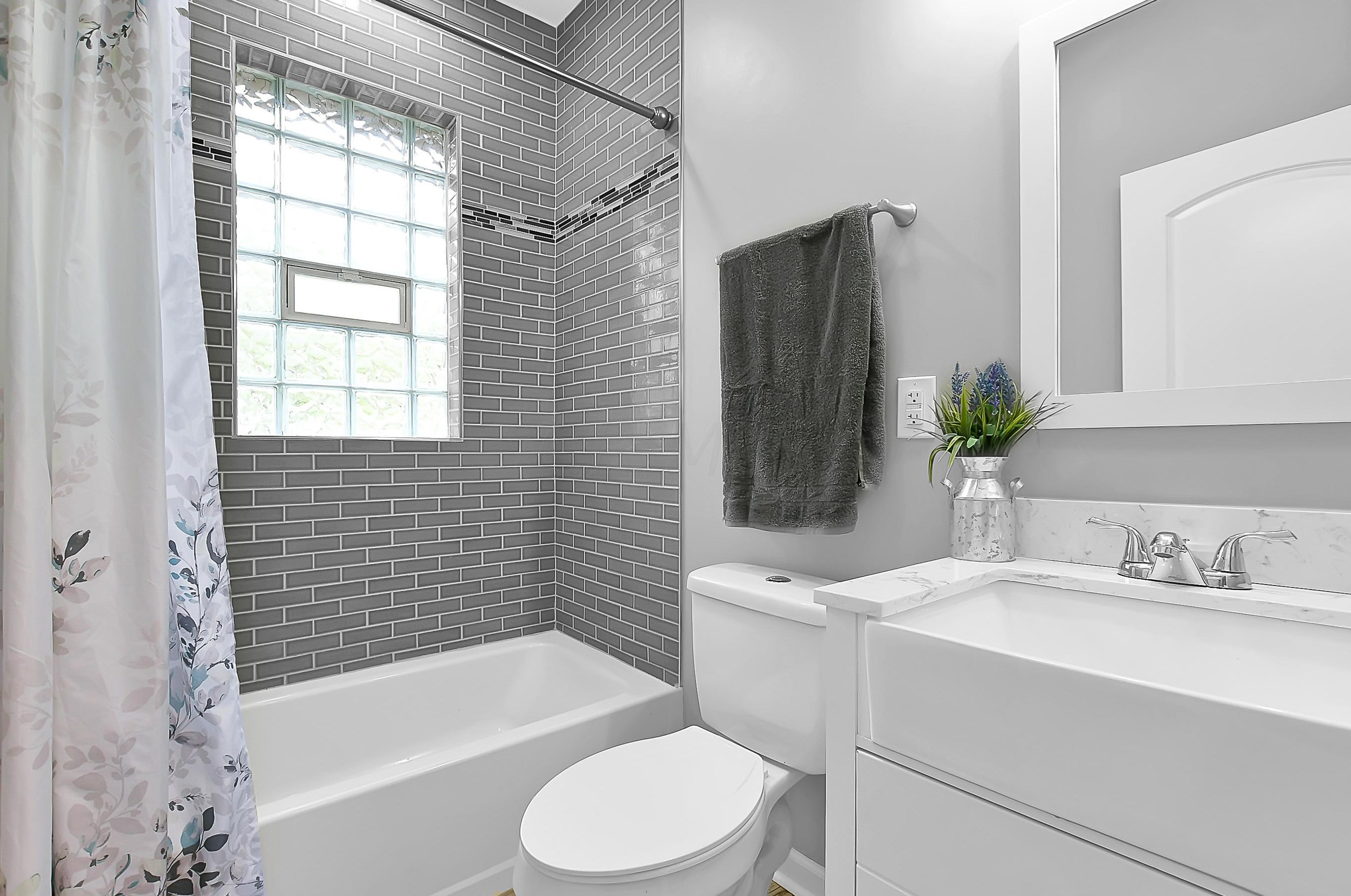 50 Barthman Ave, Columbus OH  43207-1994 exterior