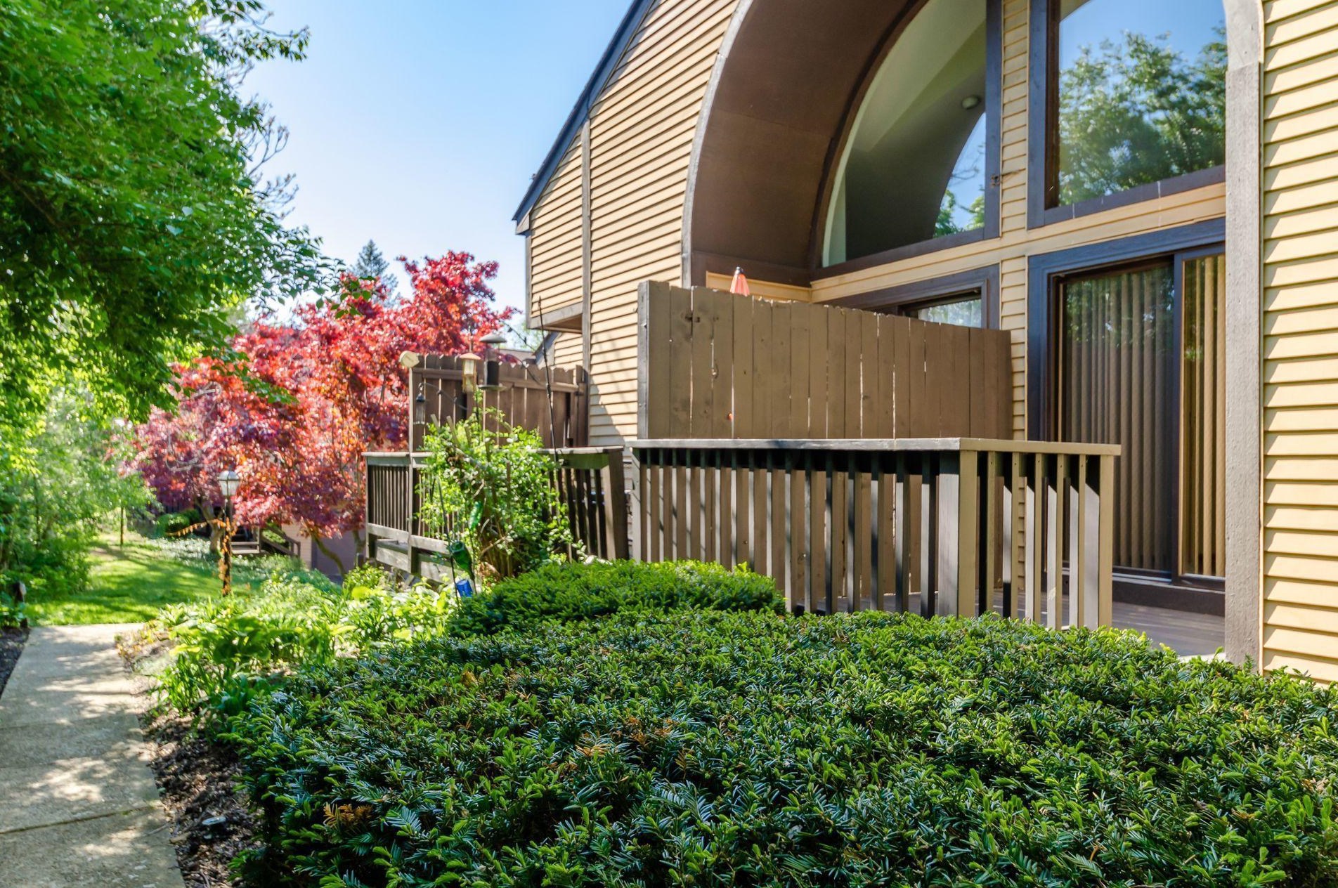 3111 Rivermill Dr, Columbus OH 43220-2258 exterior