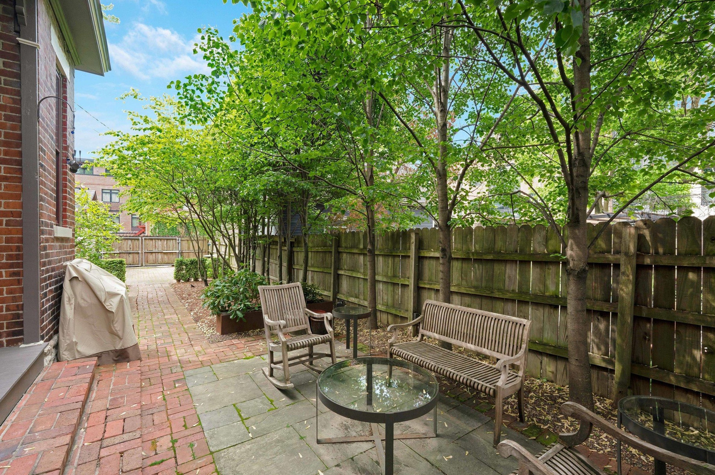 29 1st Ave, Columbus OH 43201-3389 exterior