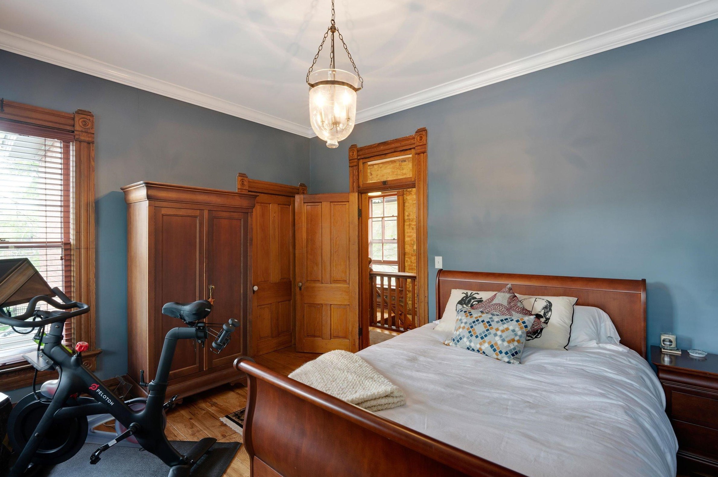 29 1st Ave, Columbus OH 43201-3389 exterior