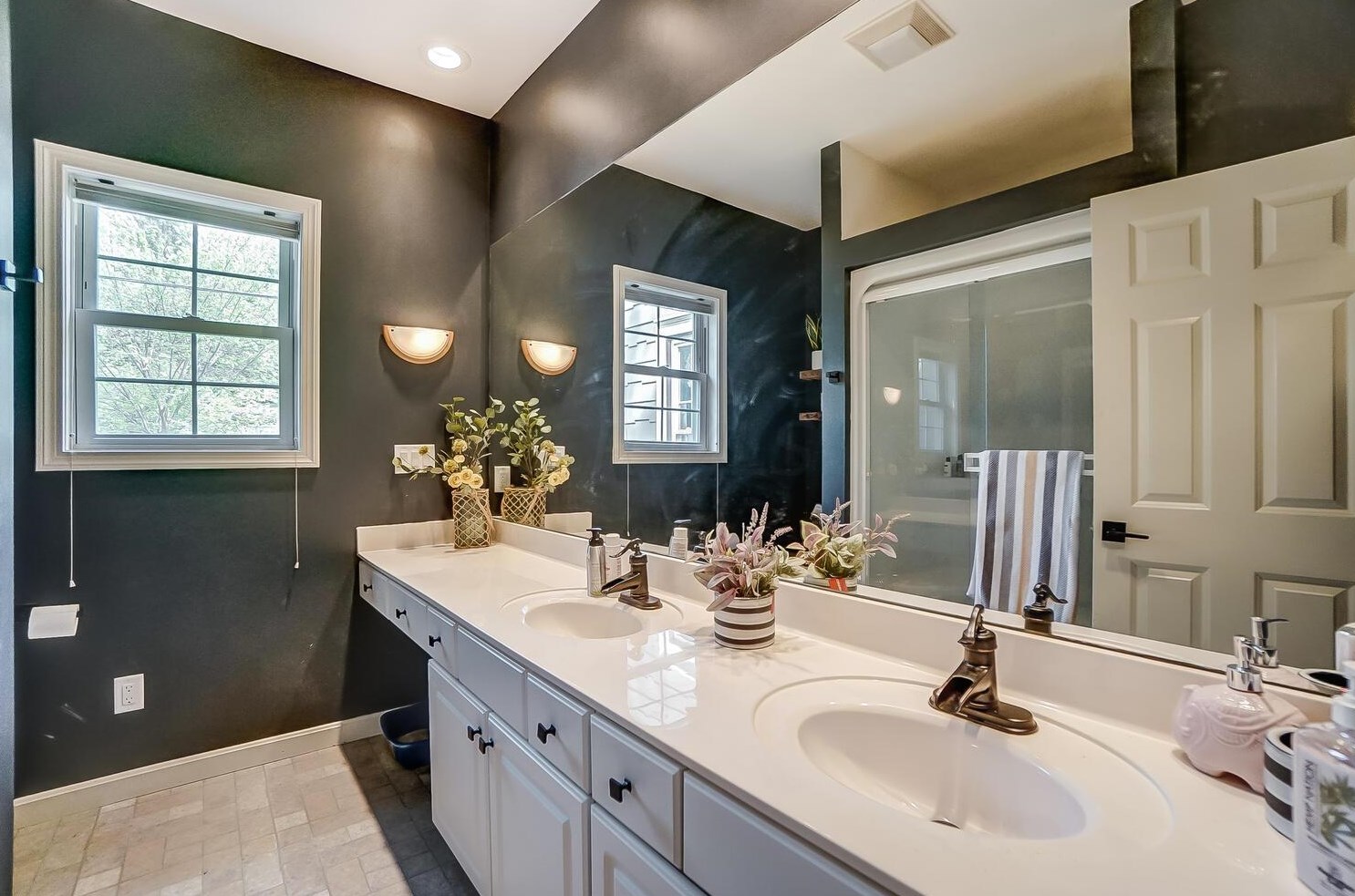 335 Summit St, Granville OH  43023-1345 exterior