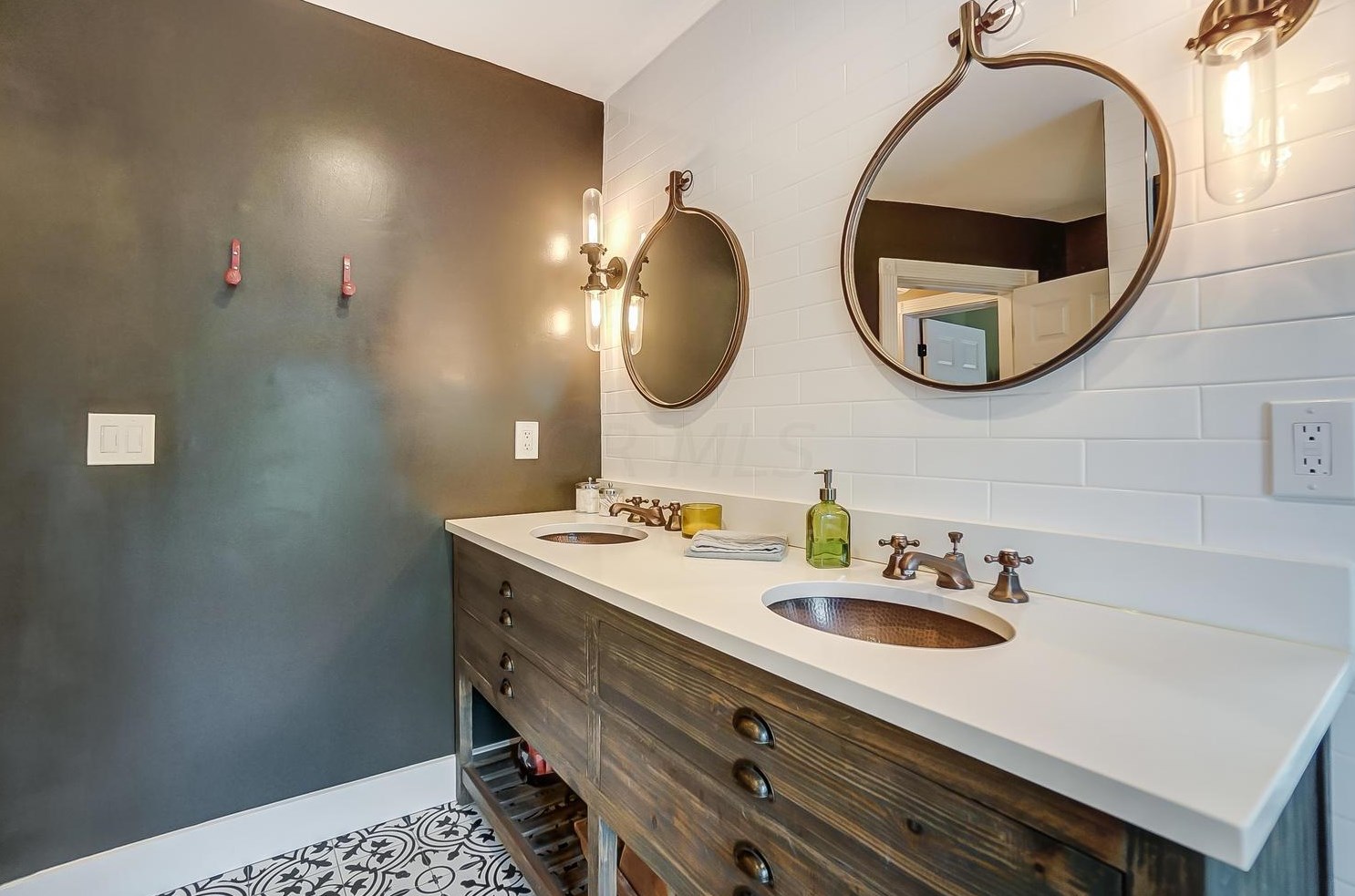 335 Summit St, Granville OH  43023-1345 exterior