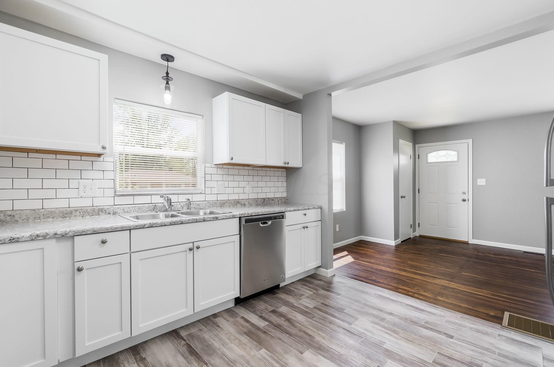 2040 Fenton St, Columbus OH  43224-1366 exterior