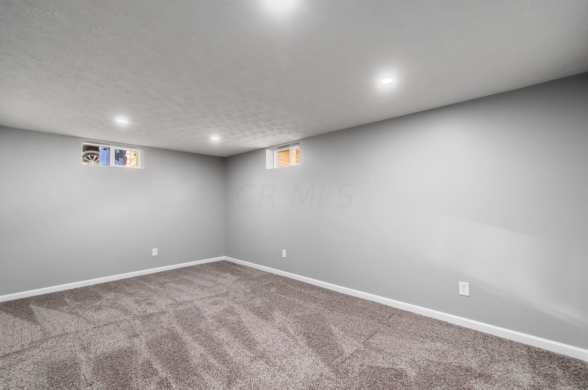 2040 Fenton St, Columbus OH  43224-1366 exterior