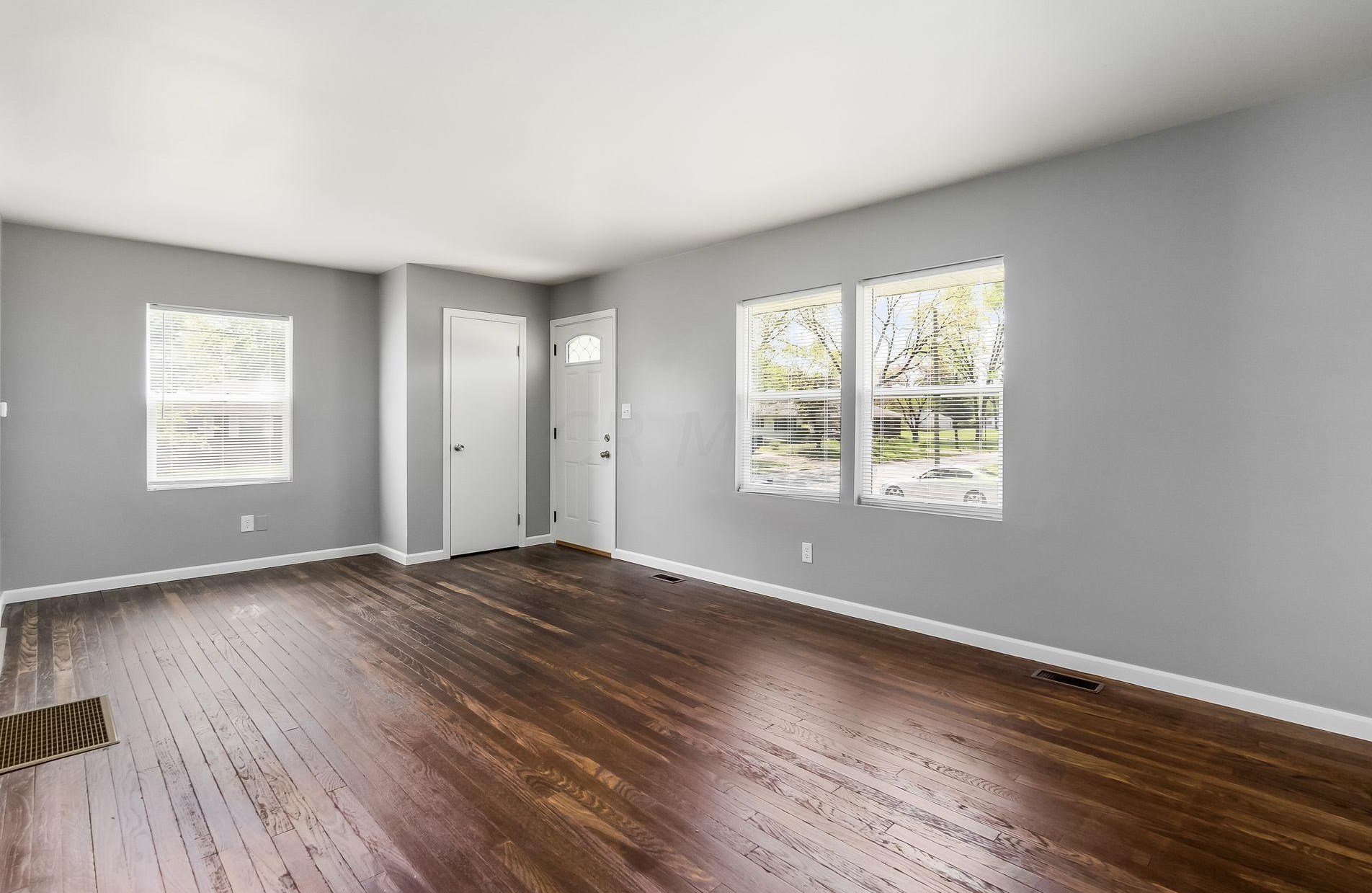 2040 Fenton St, Columbus OH  43224-1366 exterior