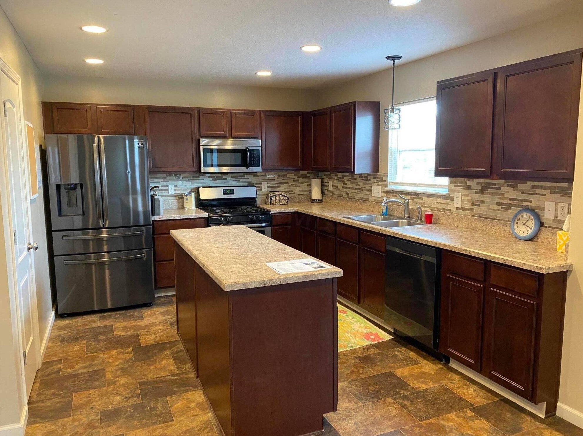 1098 Gartner Ct, Columbus OH  43207-1199 exterior