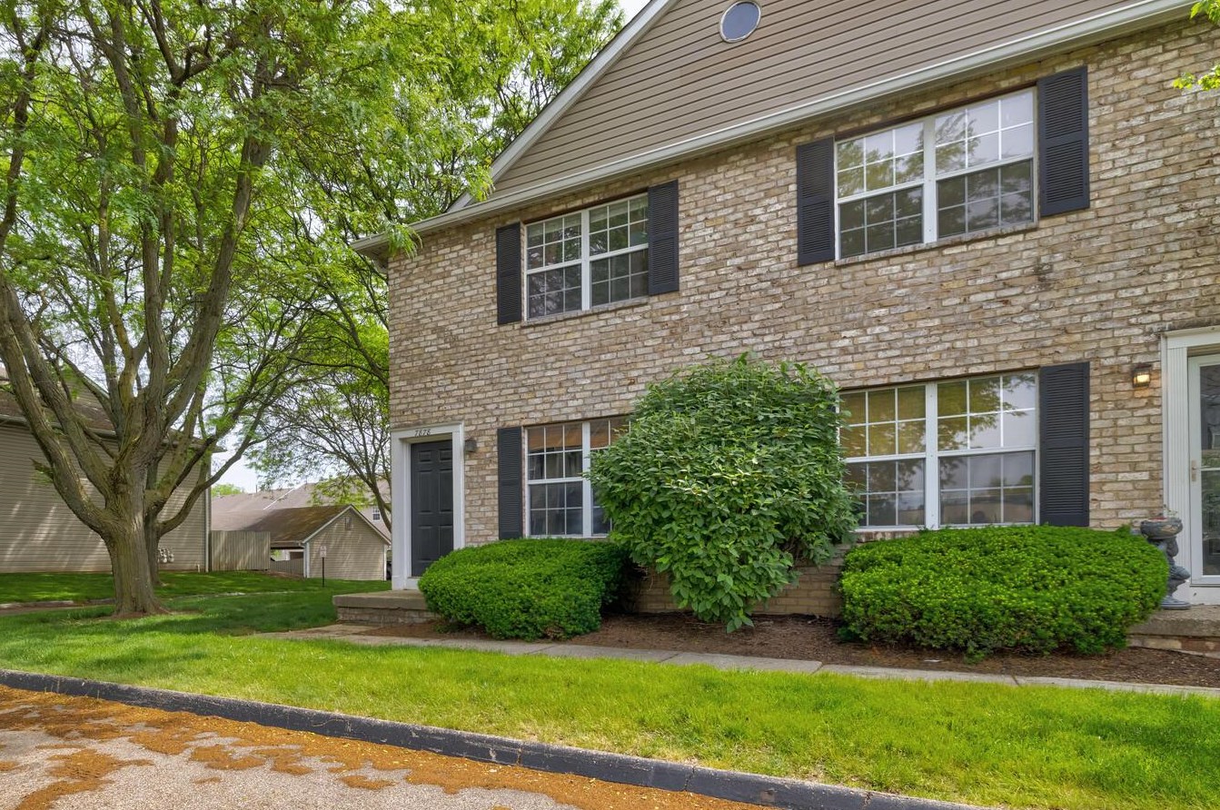 7878 Meadowhaven Blvd, Columbus OH 43235-4558 exterior