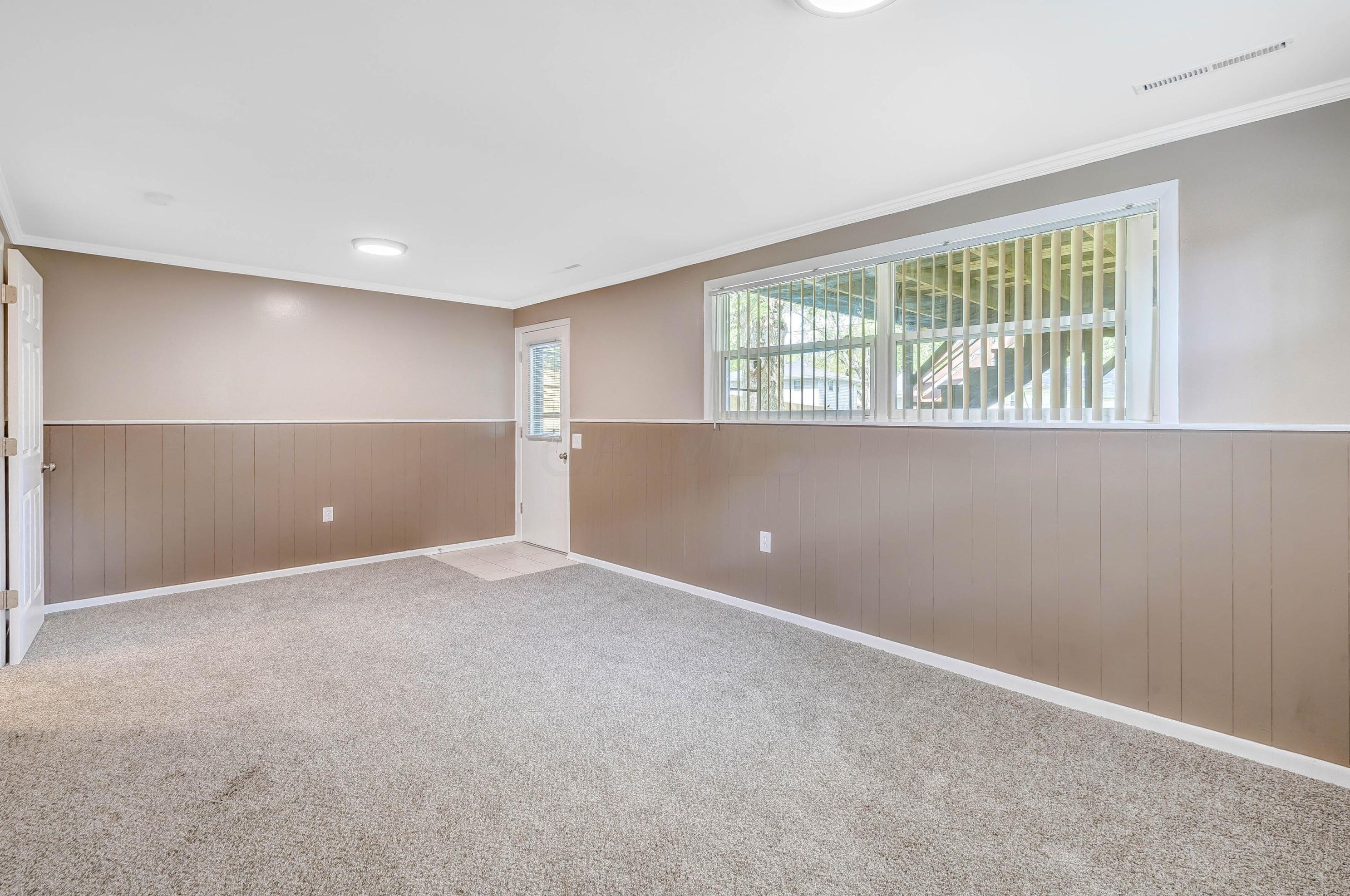 6480 Karl Rd, Columbus OH  43229-1370 exterior