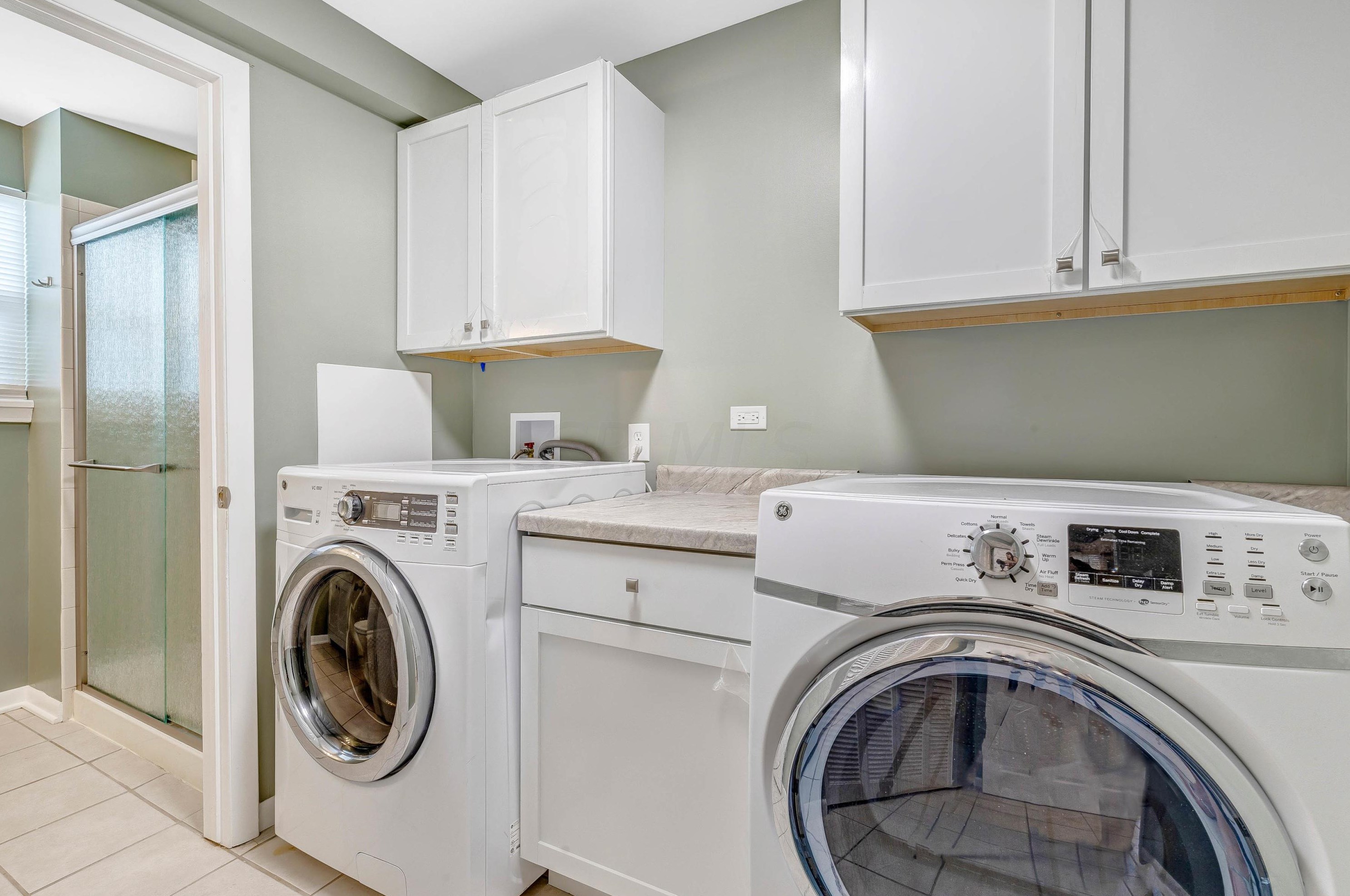 6480 Karl Rd, Columbus OH  43229-1370 exterior