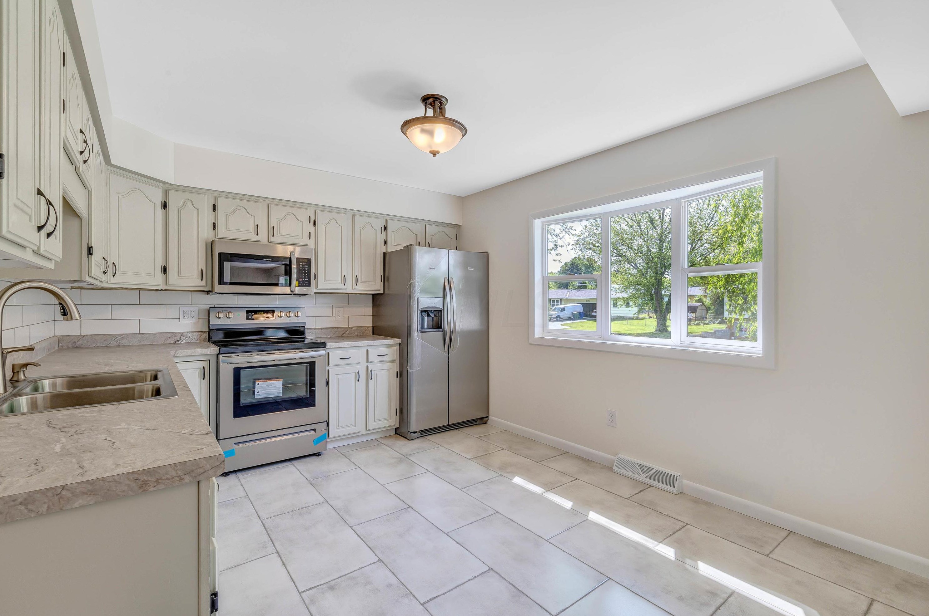 6480 Karl Rd, Columbus OH  43229-1370 exterior