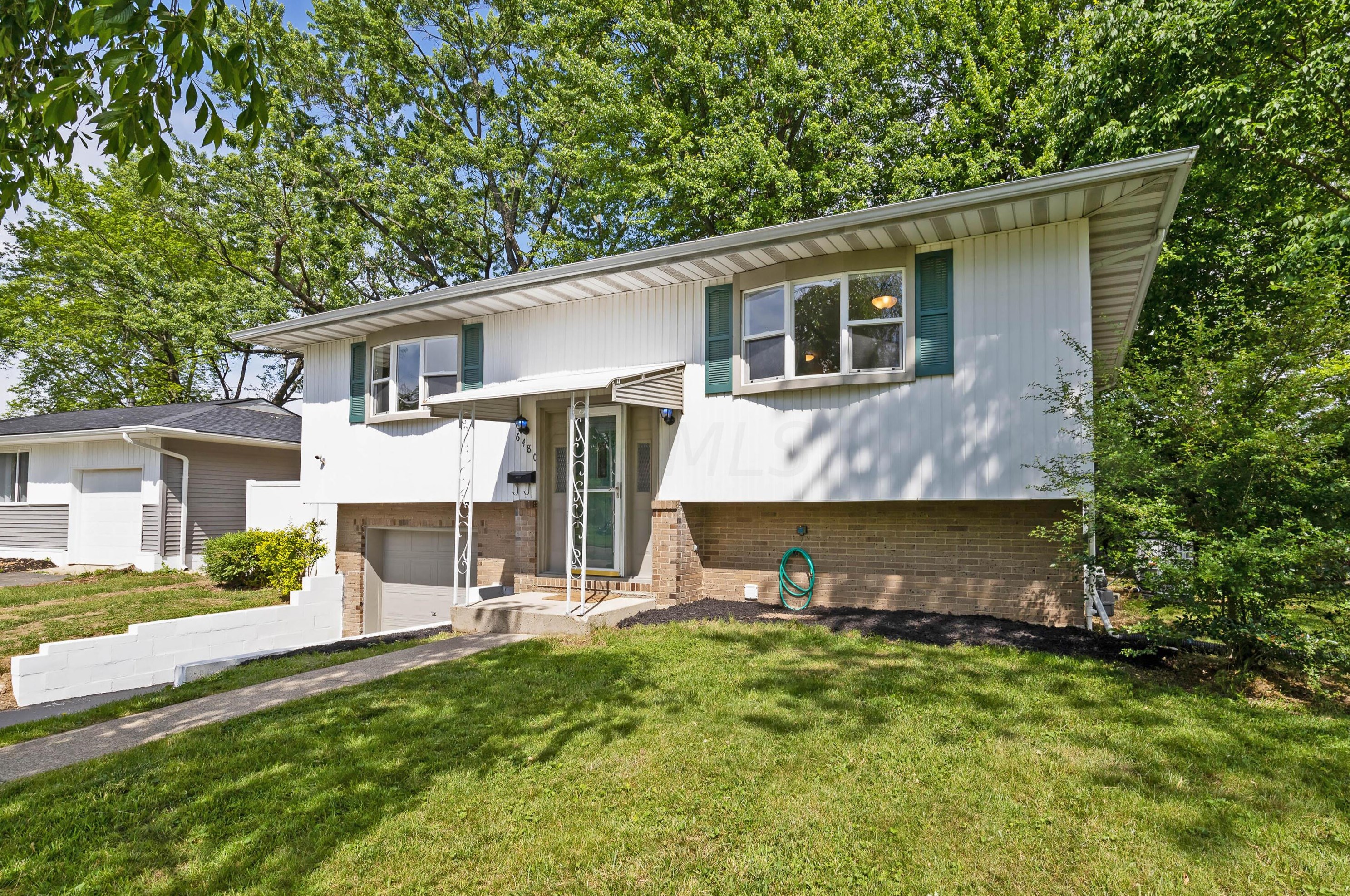 6480 Karl Rd, Columbus OH  43229-1370 exterior