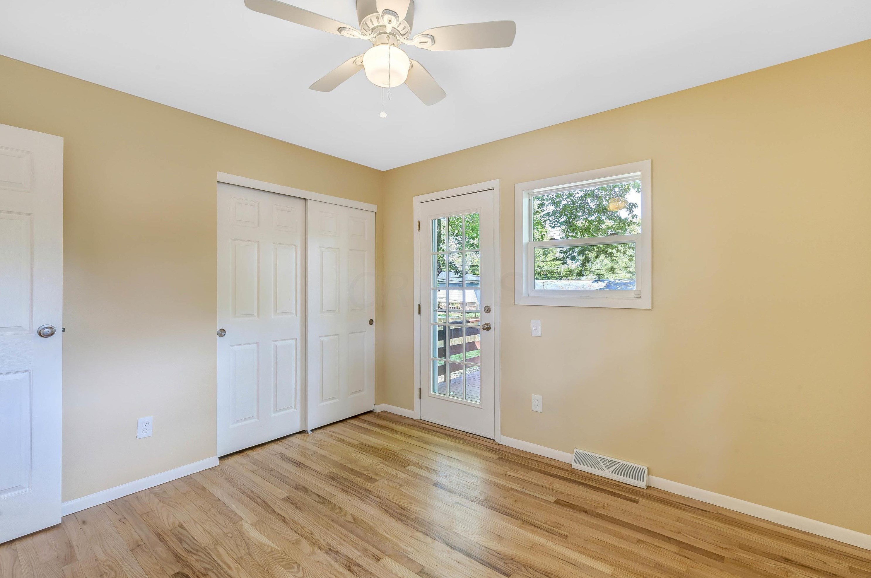 6480 Karl Rd, Columbus OH  43229-1370 exterior