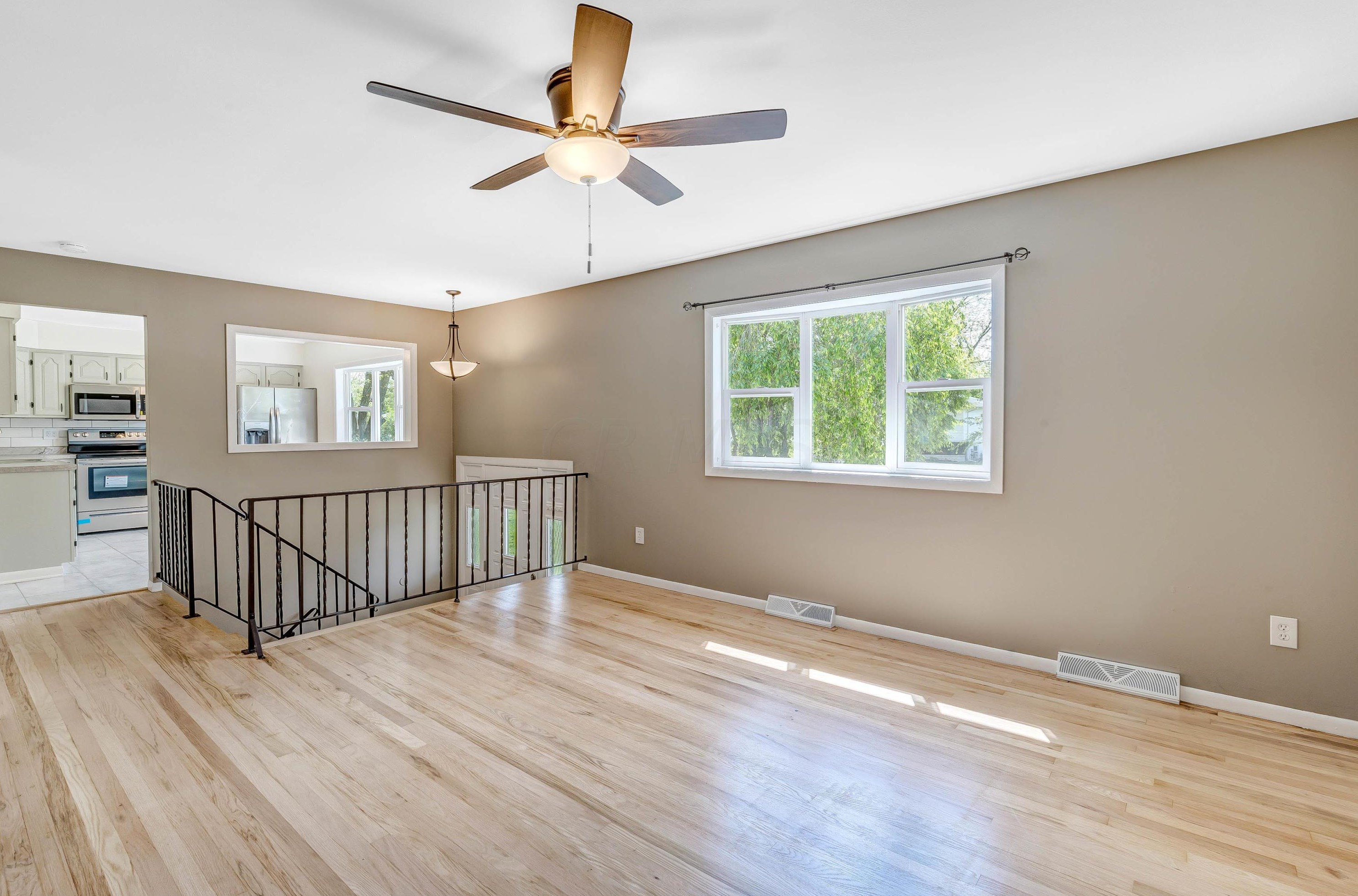 6480 Karl Rd, Columbus OH  43229-1370 exterior