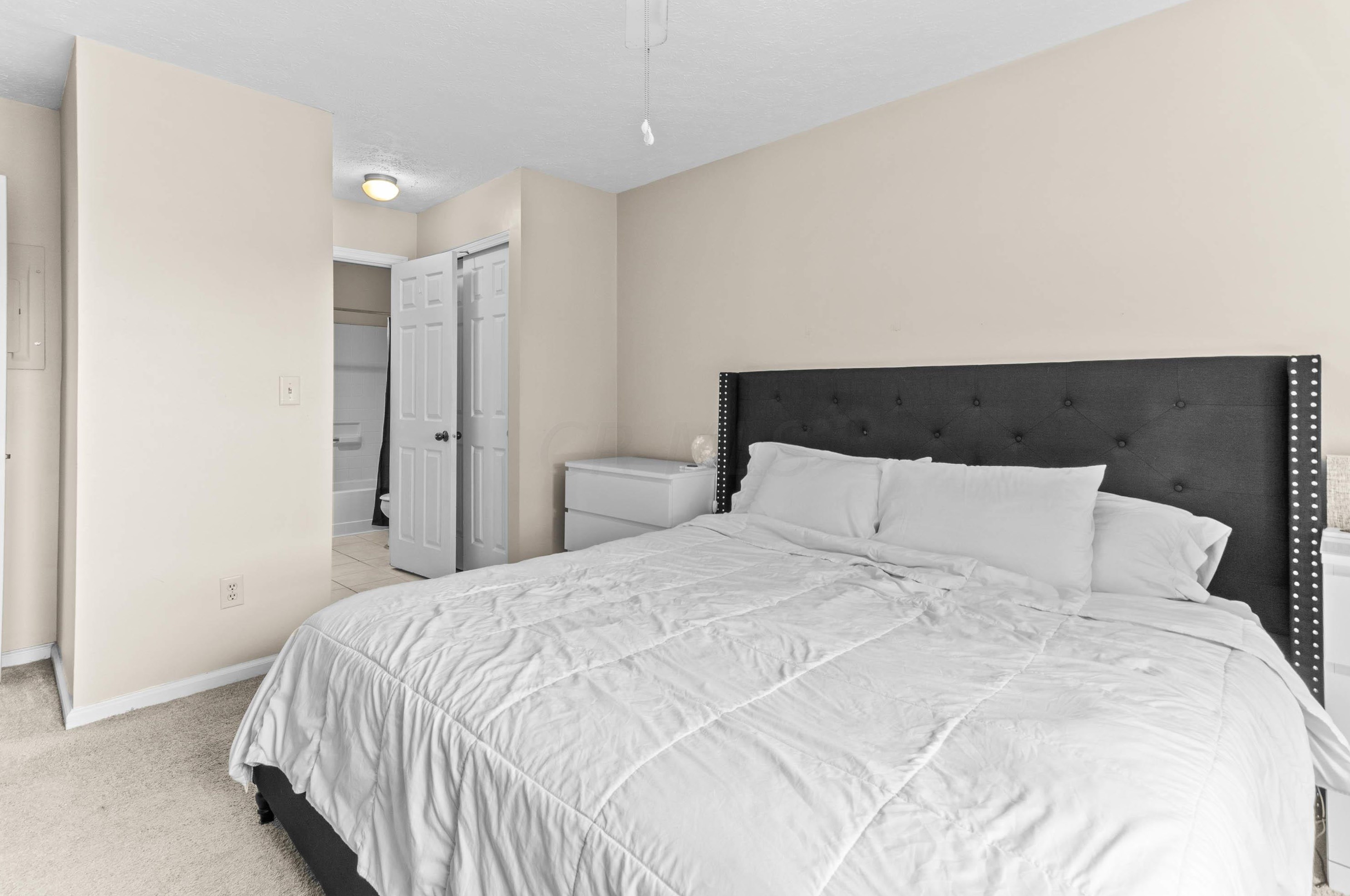 3456 Fishinger Mill Dr, Hilliard OH 43026-9307 exterior