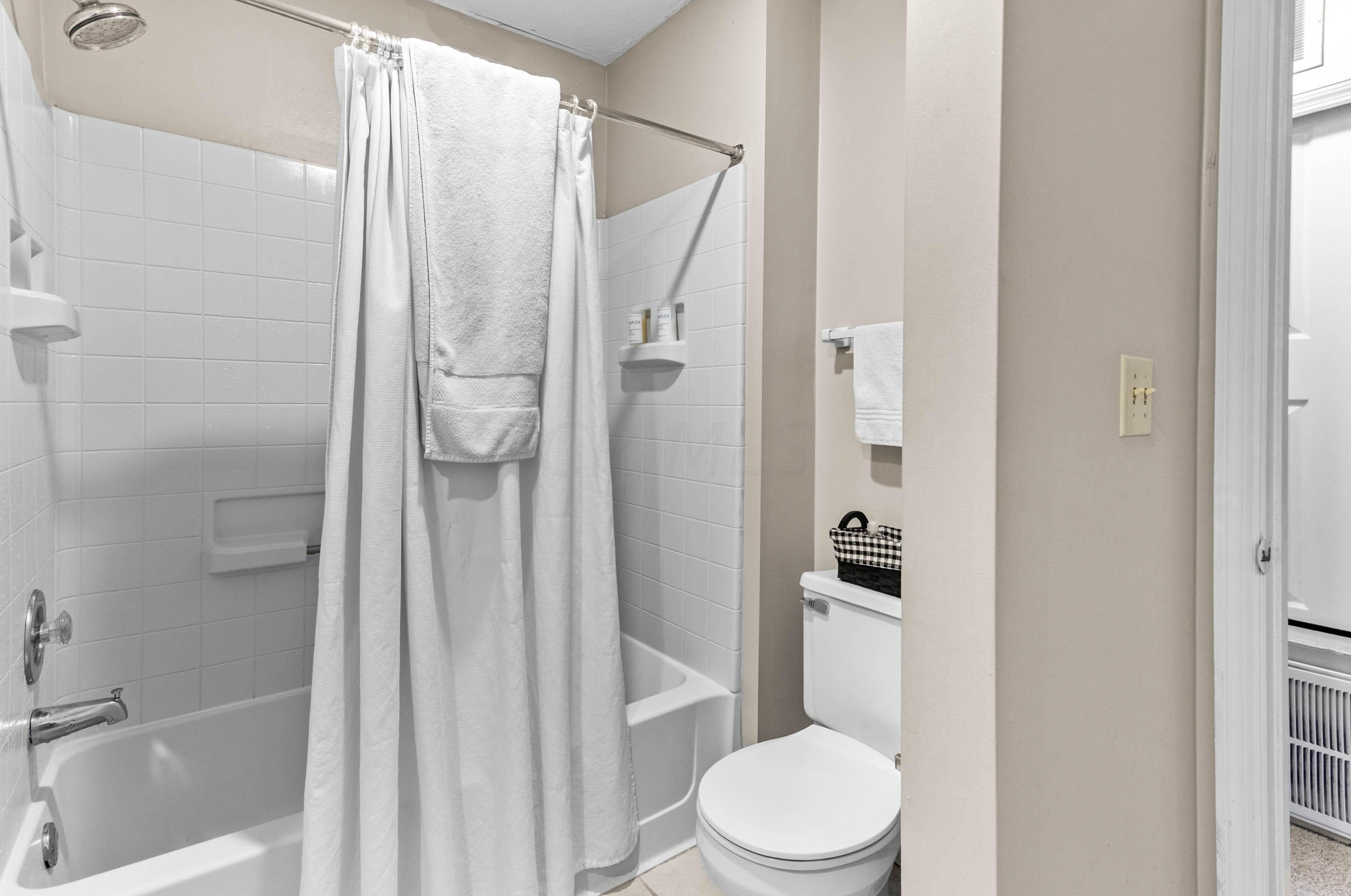 3456 Fishinger Mill Dr, Hilliard OH 43026-9307 exterior