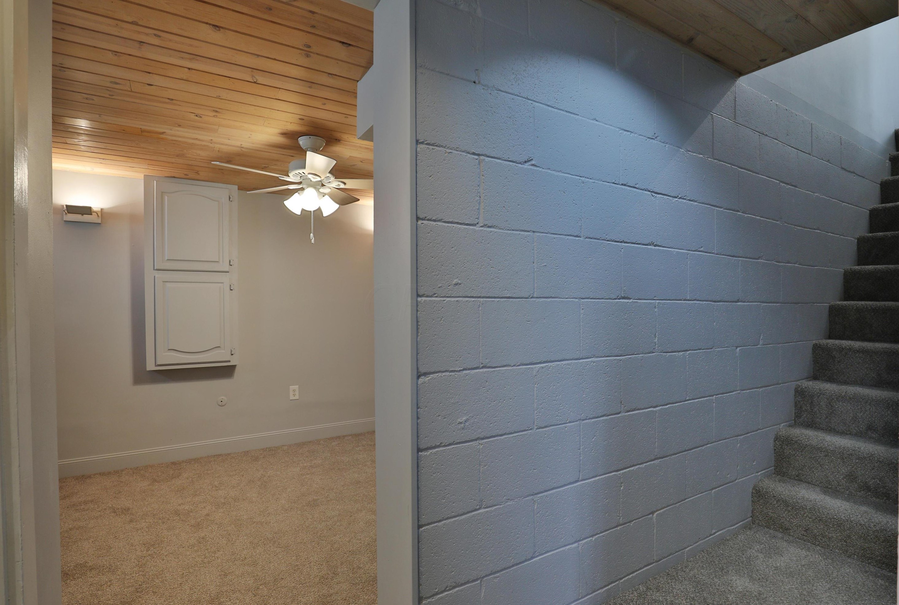 896 Longview Ave, Columbus OH 43224-3922 exterior